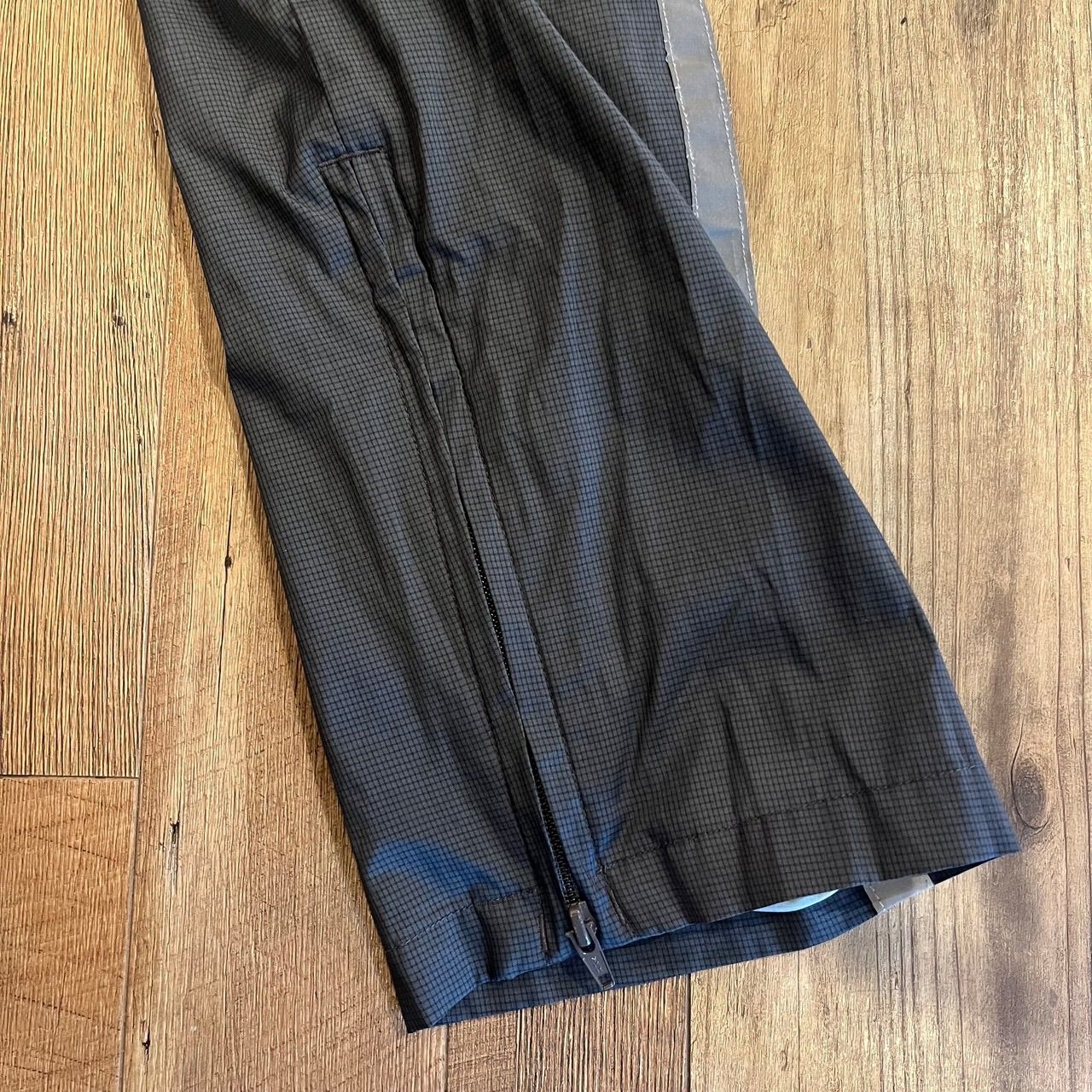 ナイロントラックパンツ