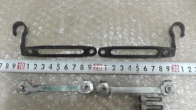 CB400SF VTEC REVO NC42 の フロントフェンダーステー 1760492800