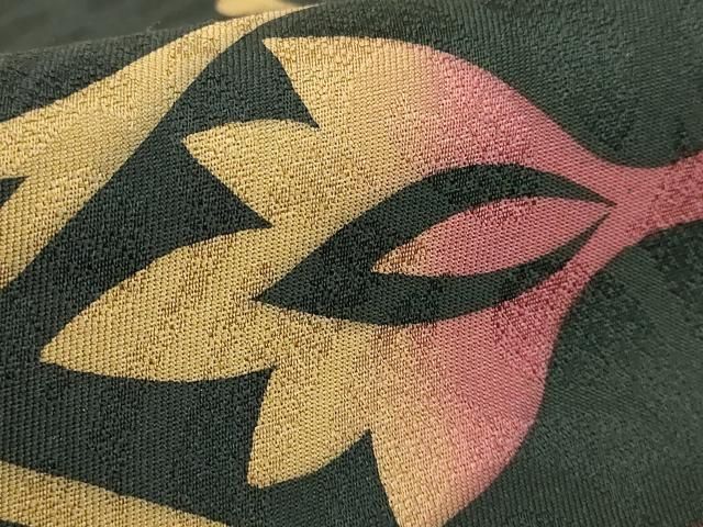 平和屋着物□極上 両面 太鼓柄袋帯 正倉院花文 葡萄蔦の葉文 黒地 金彩  