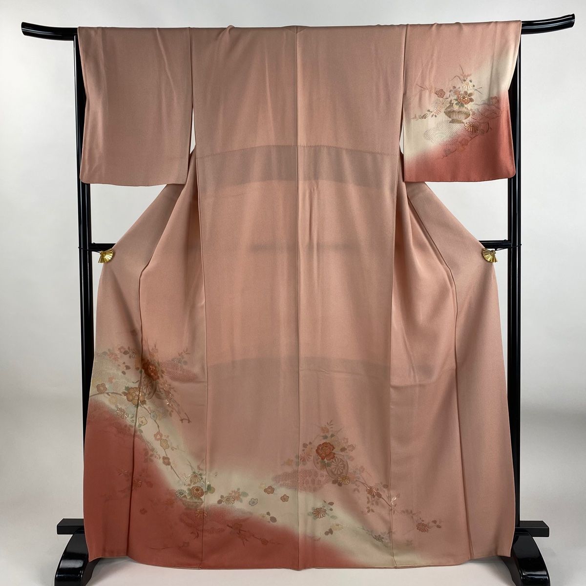 付下げ 身丈167cm 裄丈67cm M 袷 花車 枝梅 刺繍 金糸 ピンク 正絹 秀品