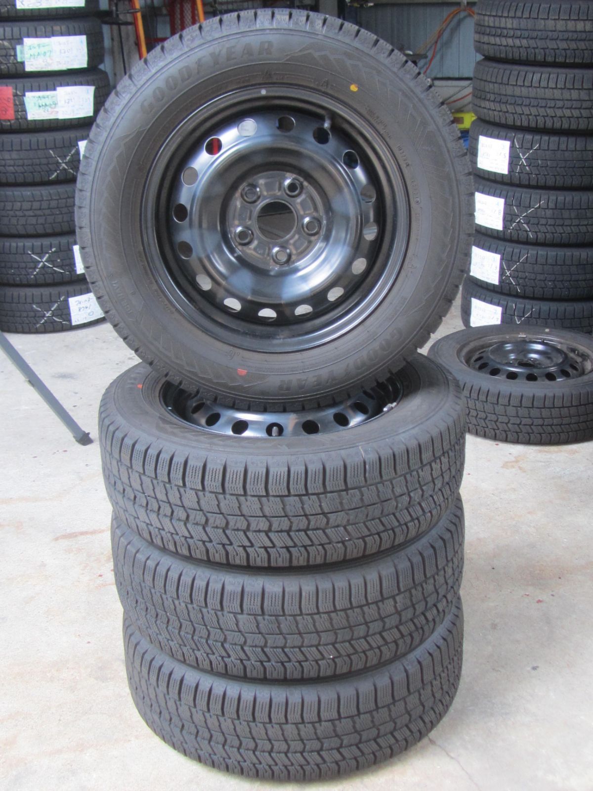 グッドイヤー アイスナビ8