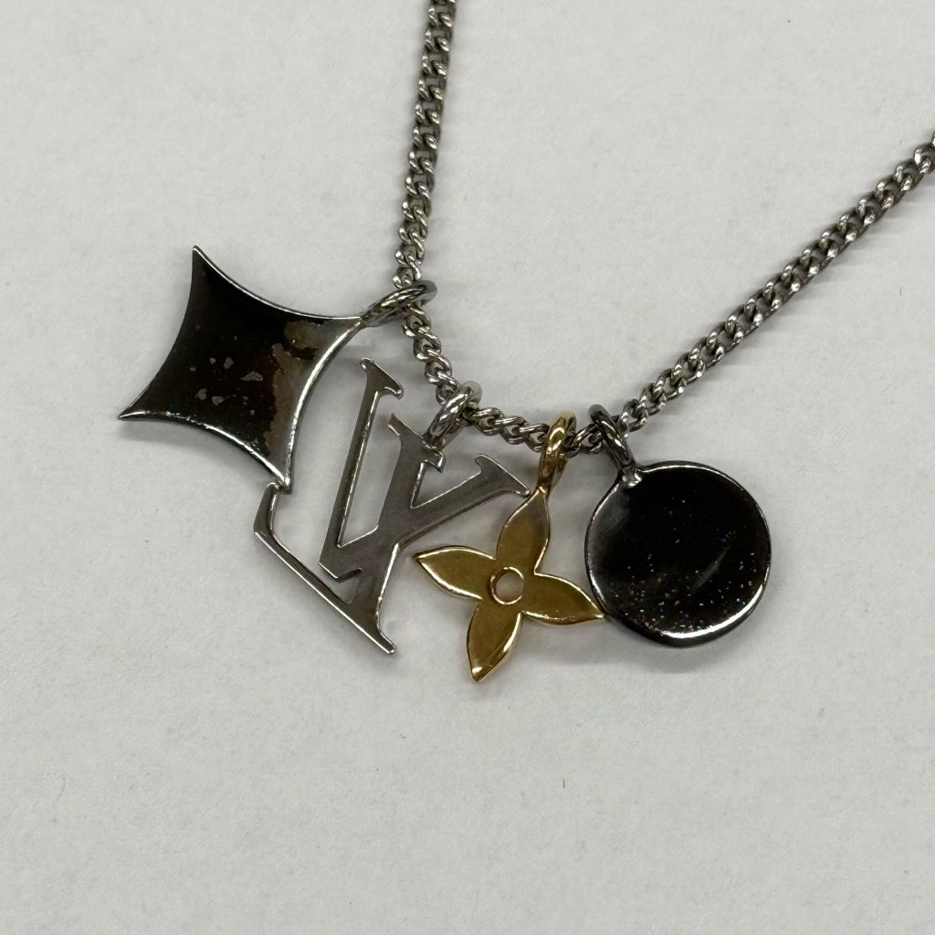 ルイヴィトン インスティンクト ネックレス シルバー LV メンズ