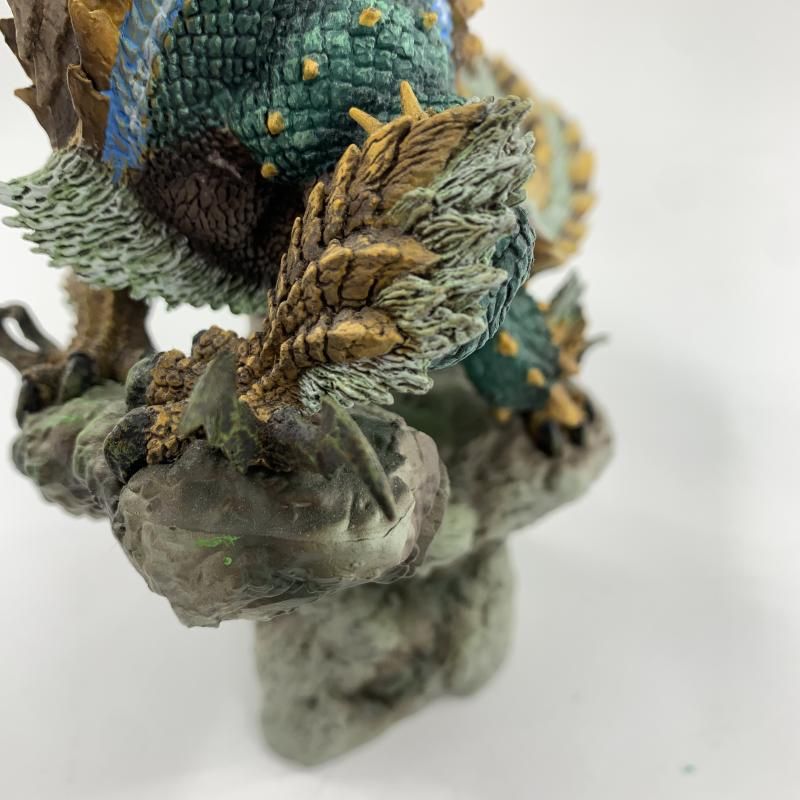 雷狼竜ジンオウガ　クリエイターズモデルフィギュア　カプコン Amazon | カプコンギュアビルダー クリエイターズモデル 雷狼竜