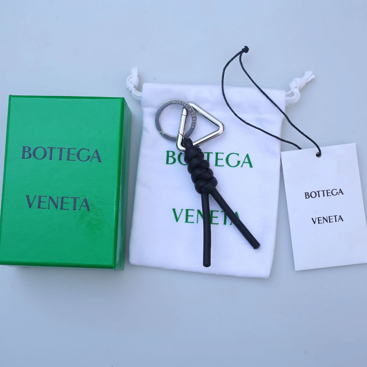 BOTTEGA VENETAボッテガ トライアングル キーリング