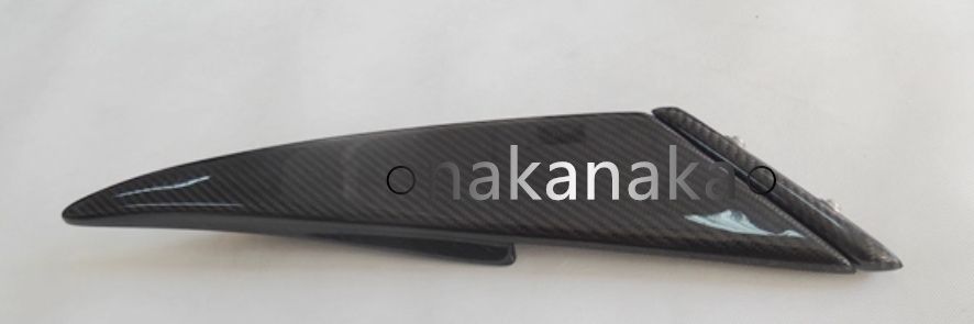 トランクスポイラー