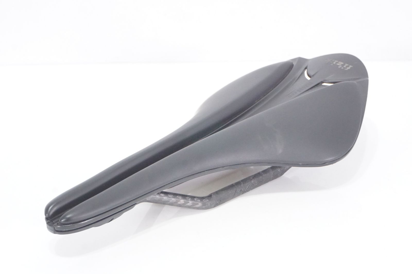 FIZIK 「フィジーク」 ARIONE R1 VERSUS EVO カーボンレール サドル 