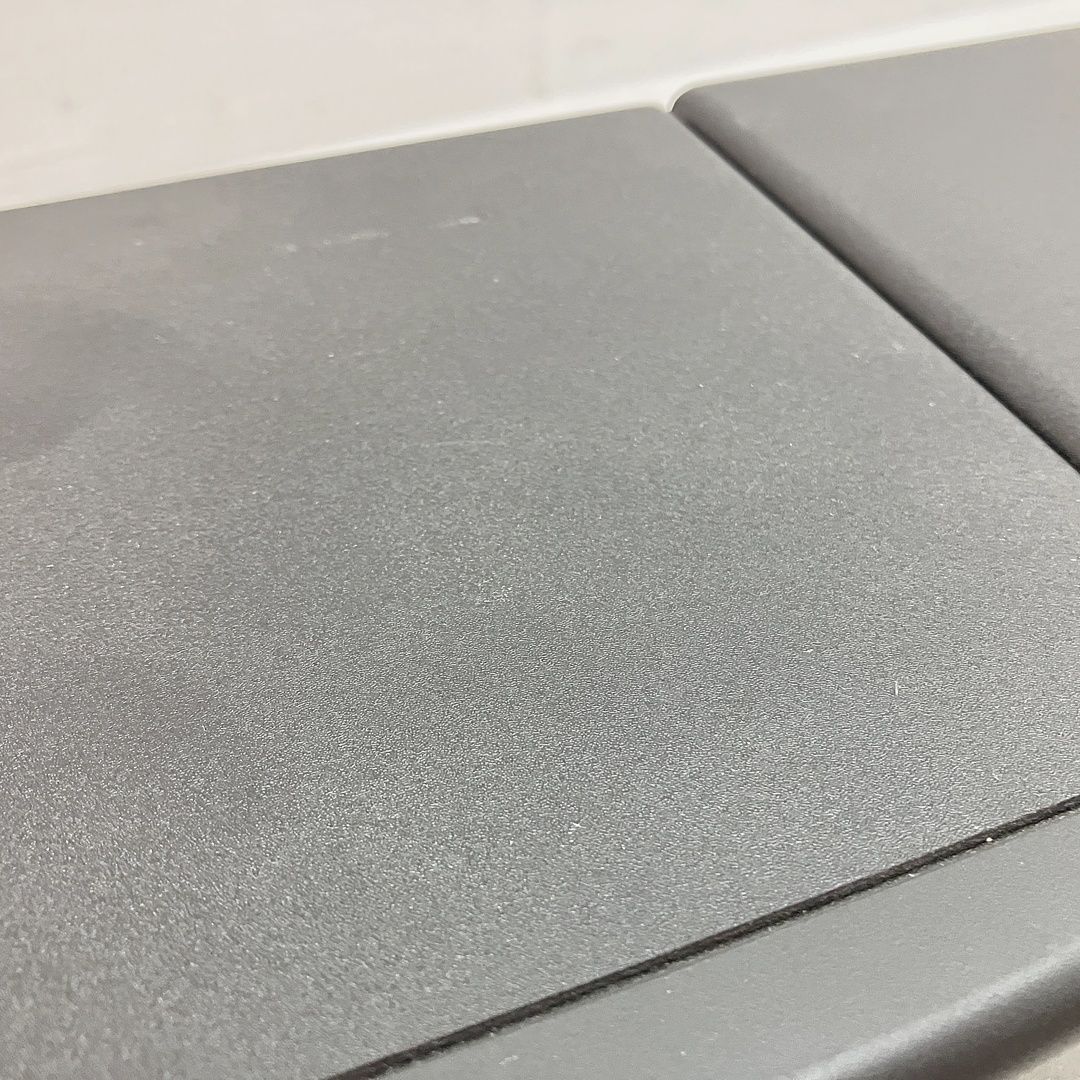 ブラック プレソナス