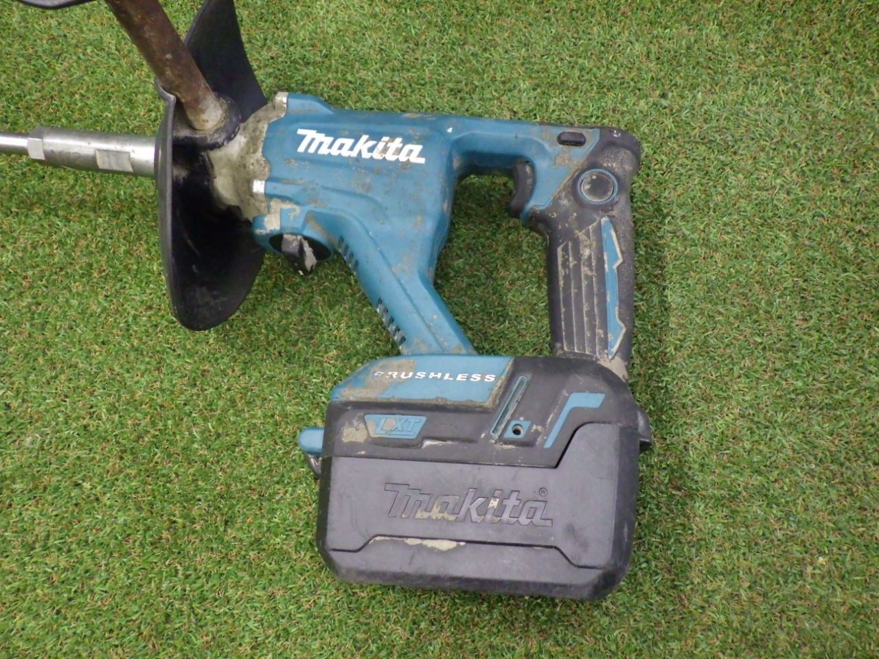 18Vモデル マキタ 充電式かくはん機 UT130D 本体のみ 攪拌 カクハン