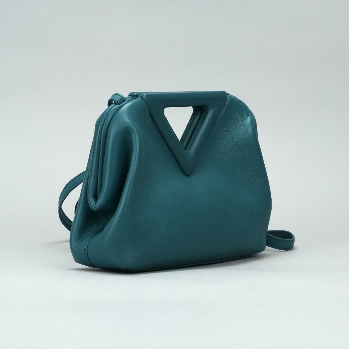 ボッテガヴェネタ BOTTEGAVENETA トライアングル ポイント
