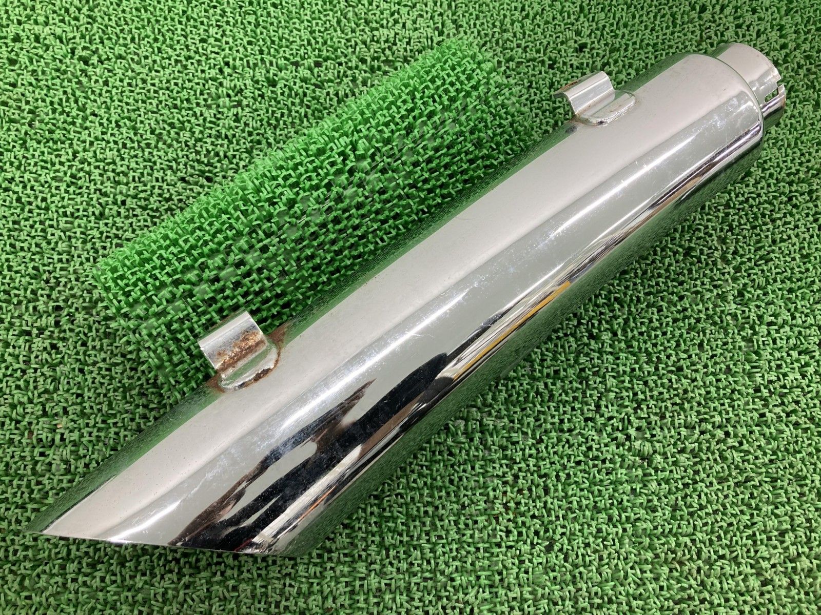 VRSC1130 サイレンサーマフラー 下側 65153-01 ハーレー 純正 バイク 部品 V-ROD コケキズ無し 品薄 希少品 車検 Genuine 【中古】 96 VRSC1130 サイレンサーマフラー 下側 65153-01 ハーレー 純正 バイク