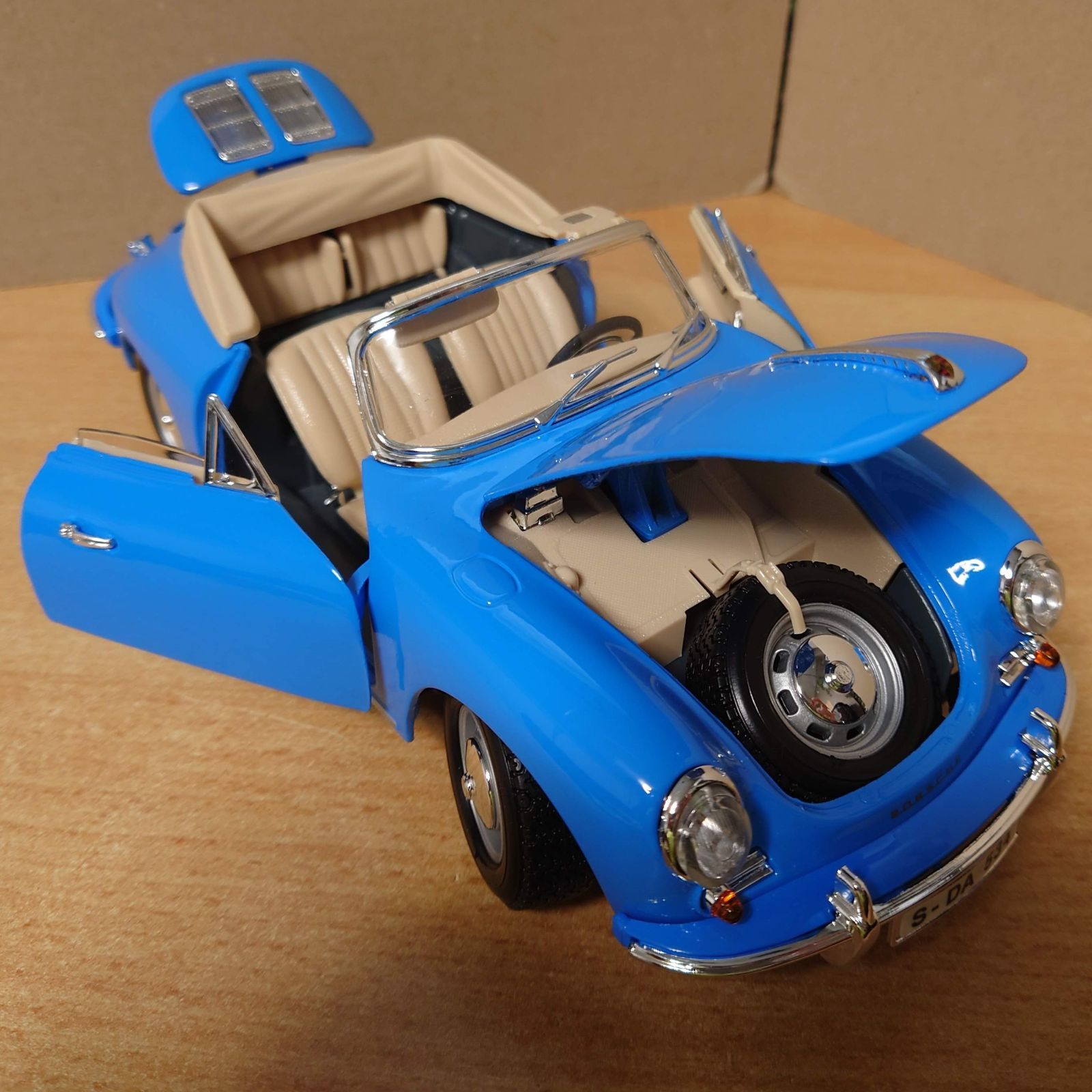 1/18 ポルシェ356B オープン ブルー PORSCHE 356B 1961 ブラーゴ