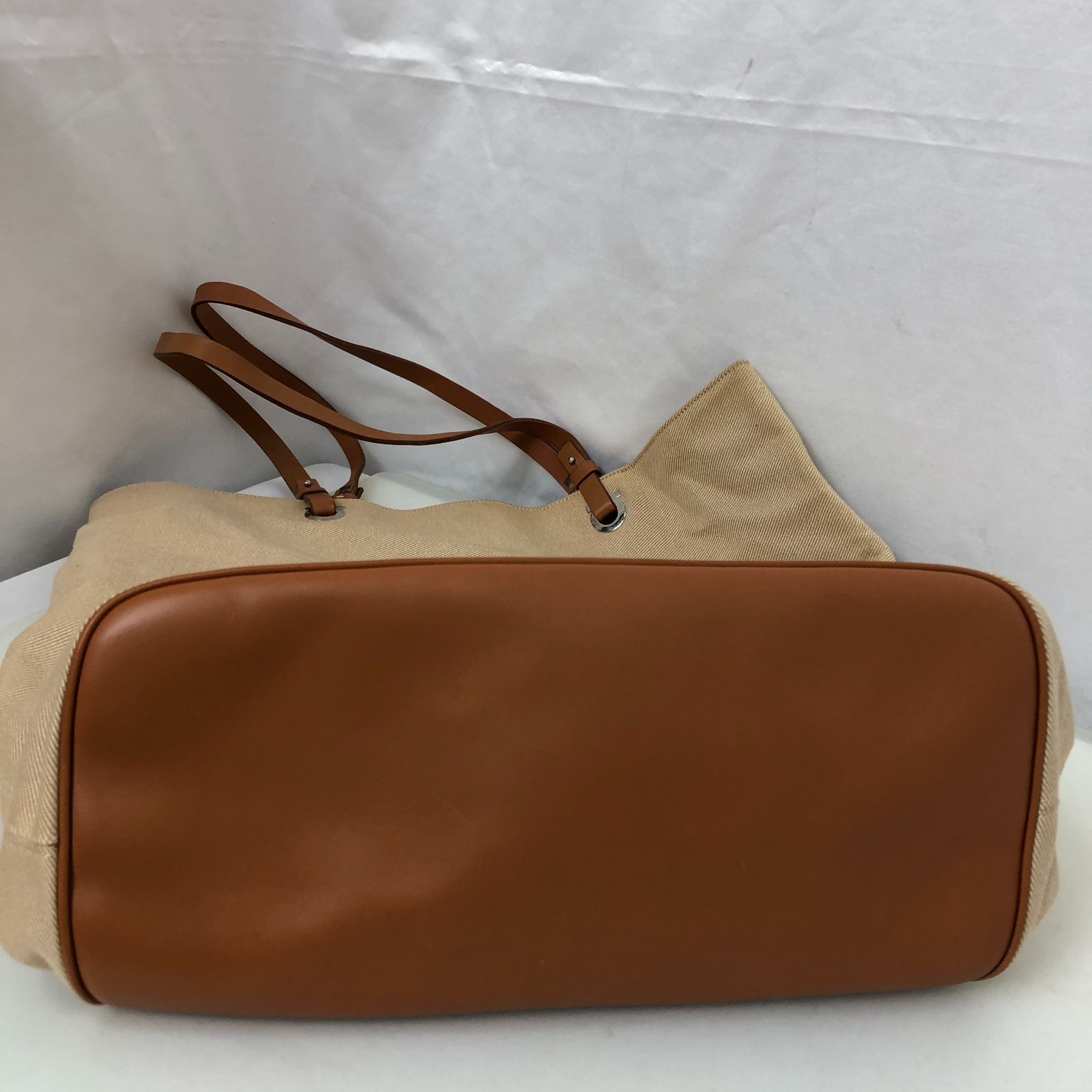 美品】Salvador Ferragamo フェラガモ ハンドバッグ ベージュ
