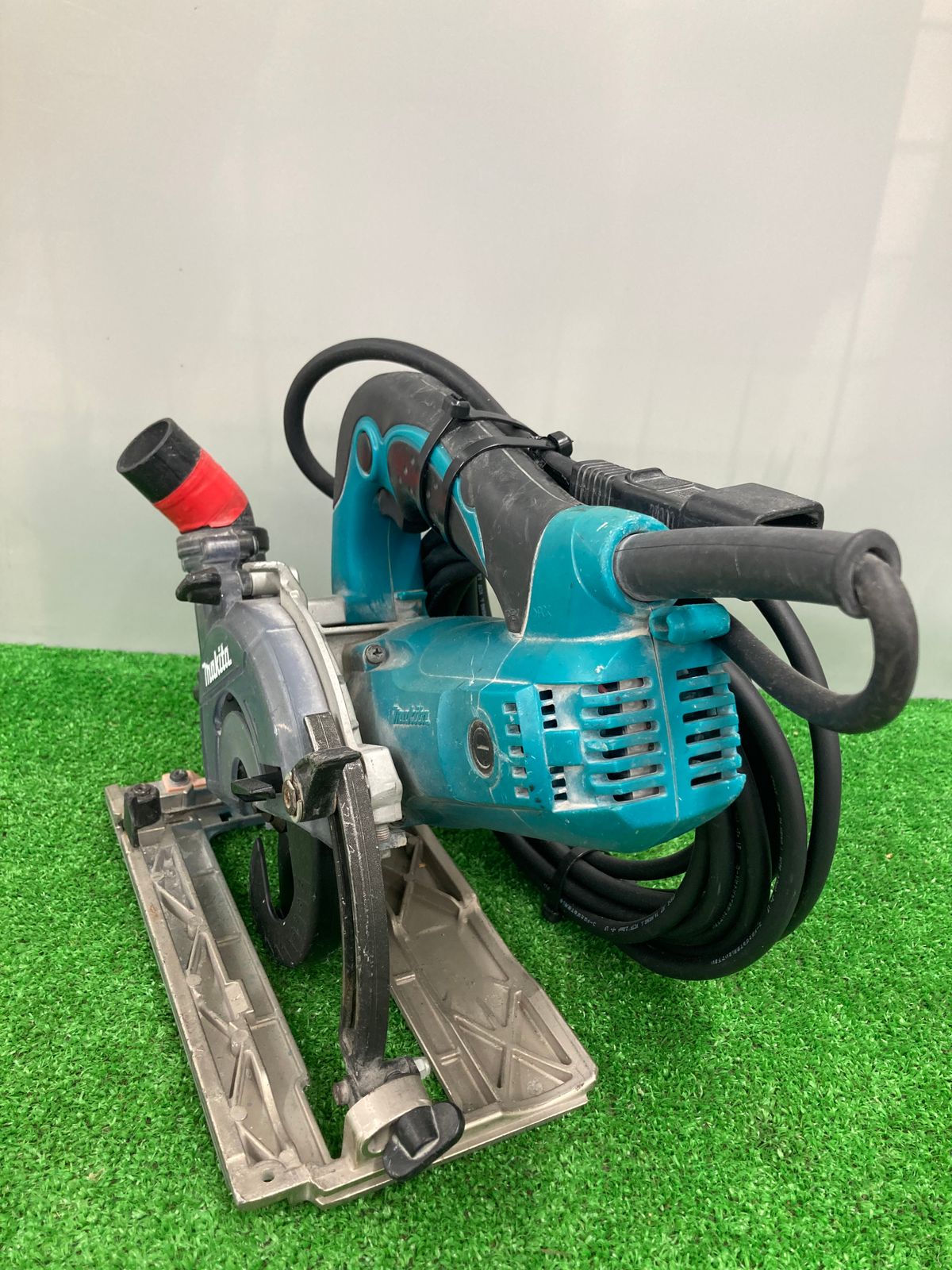 中古品】【0922】☆makita(マキタ) 125㎜防じんマルノコ (本体のみ)KS5200FX IT2F9RSG6UGE - メルカリ