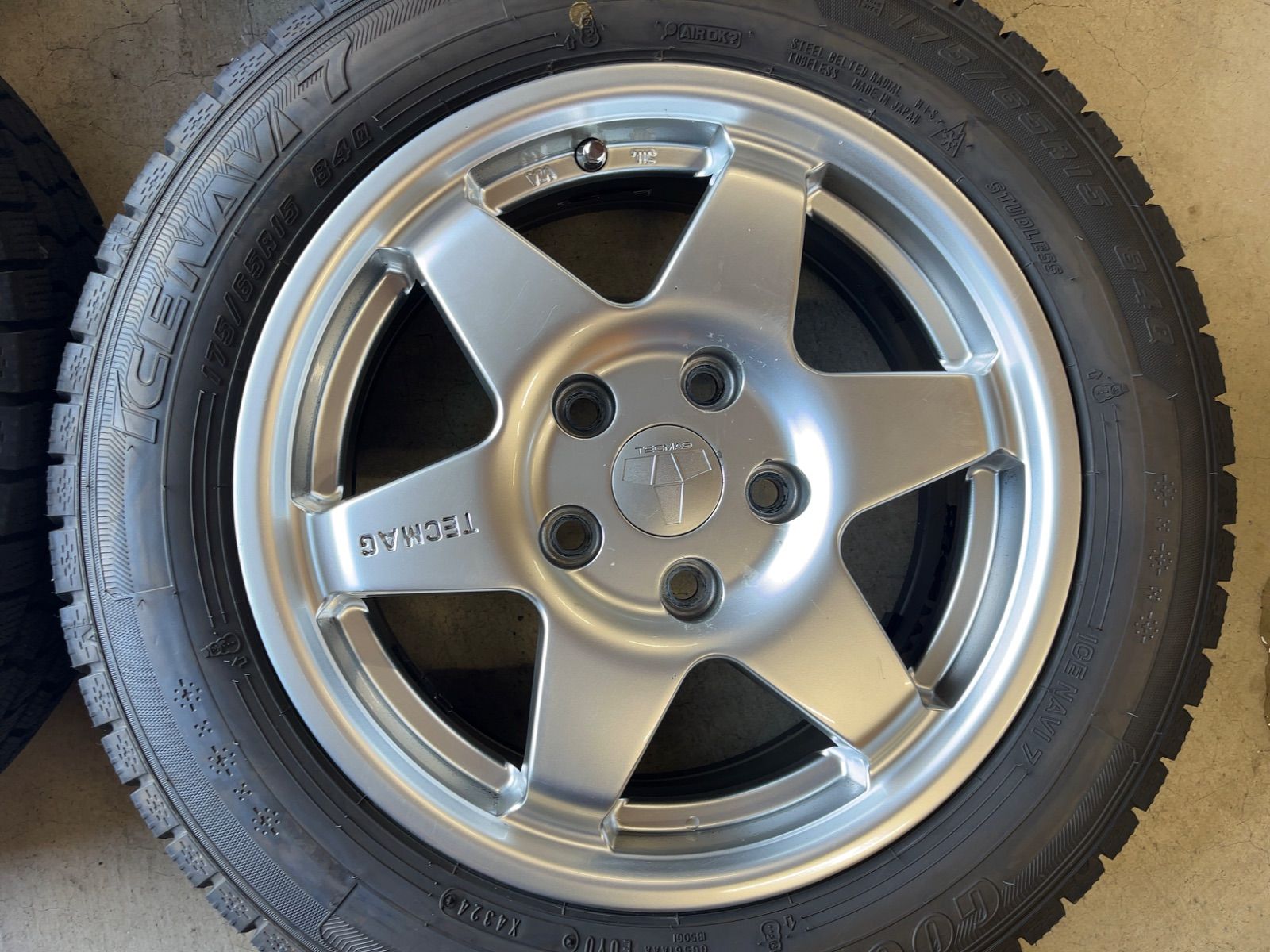 お早めにどうぞ！！ MINI F55 F56 グッドイヤー アイスナビ7 2025年製 15インチ 4本セット