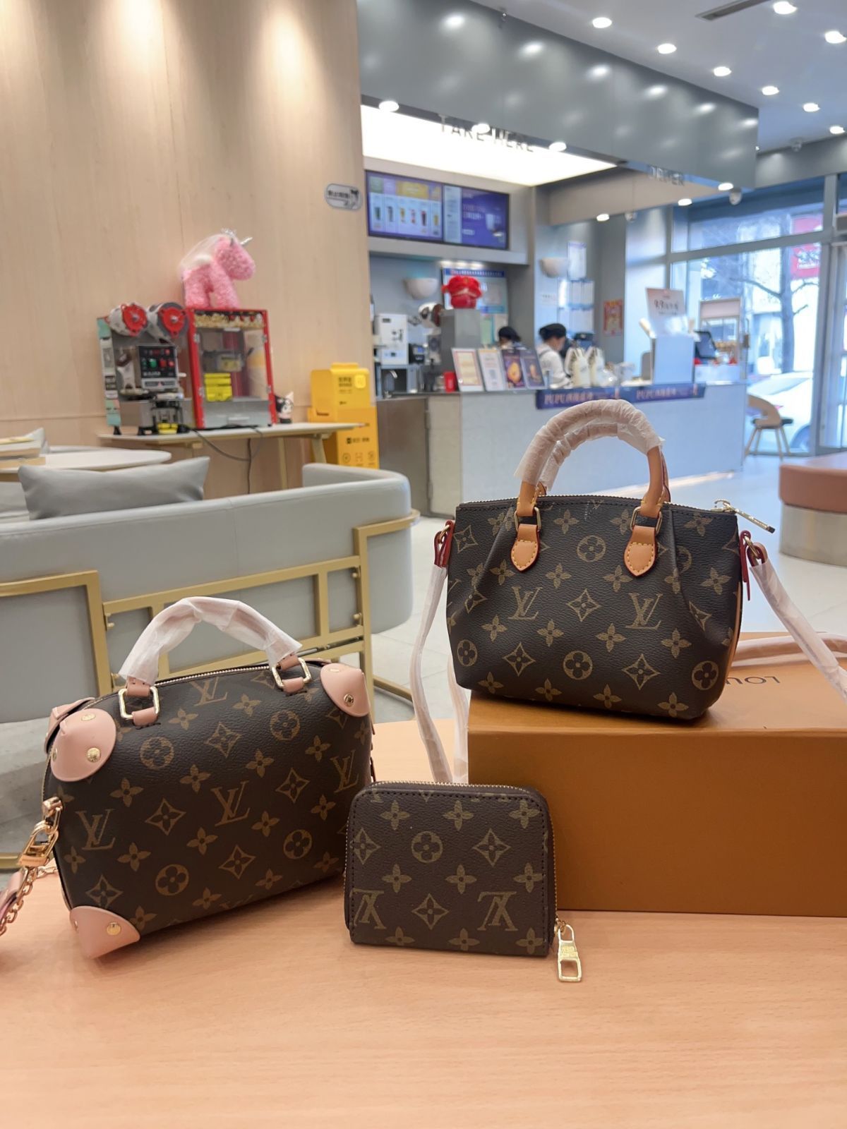 【極美品】Louis Vuitton エピ　ビジネスバッグバッグ　バッグ LOUIS VUITTON エピ ビジネスバッグ - メルカリ