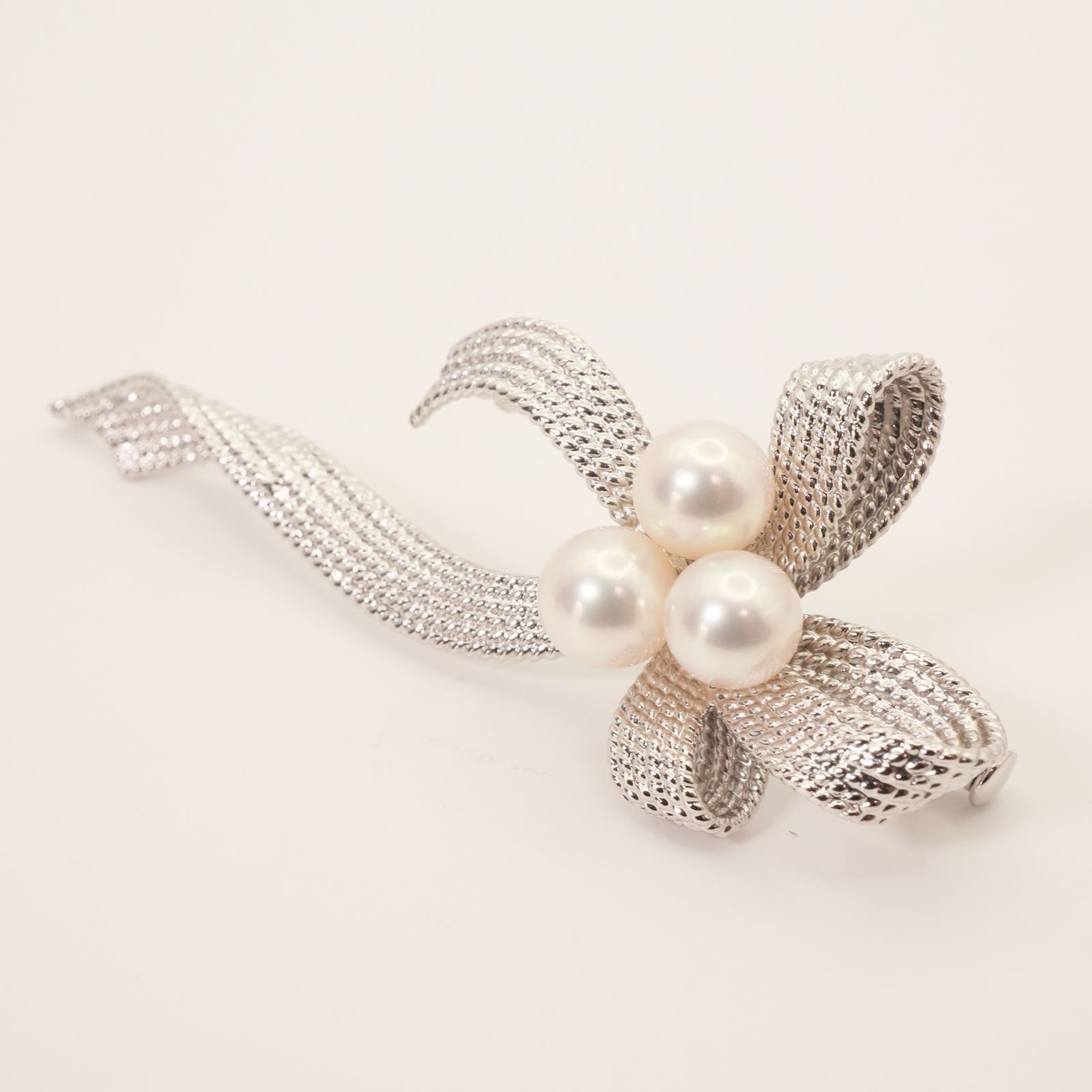 美品 田崎真珠 3色真珠パールブローチ シルバー 田崎真珠 TASAKI シルバー ブローチ 真珠3つ付 - メルカリ