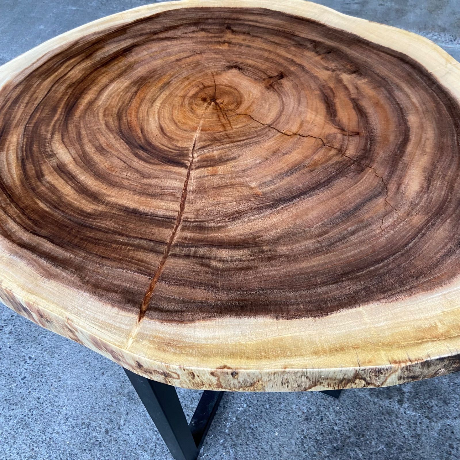 モンキーポッド　一枚板　輪切り　無垢材　銘木　サイドテーブル　インテリア　コーヒーテーブル