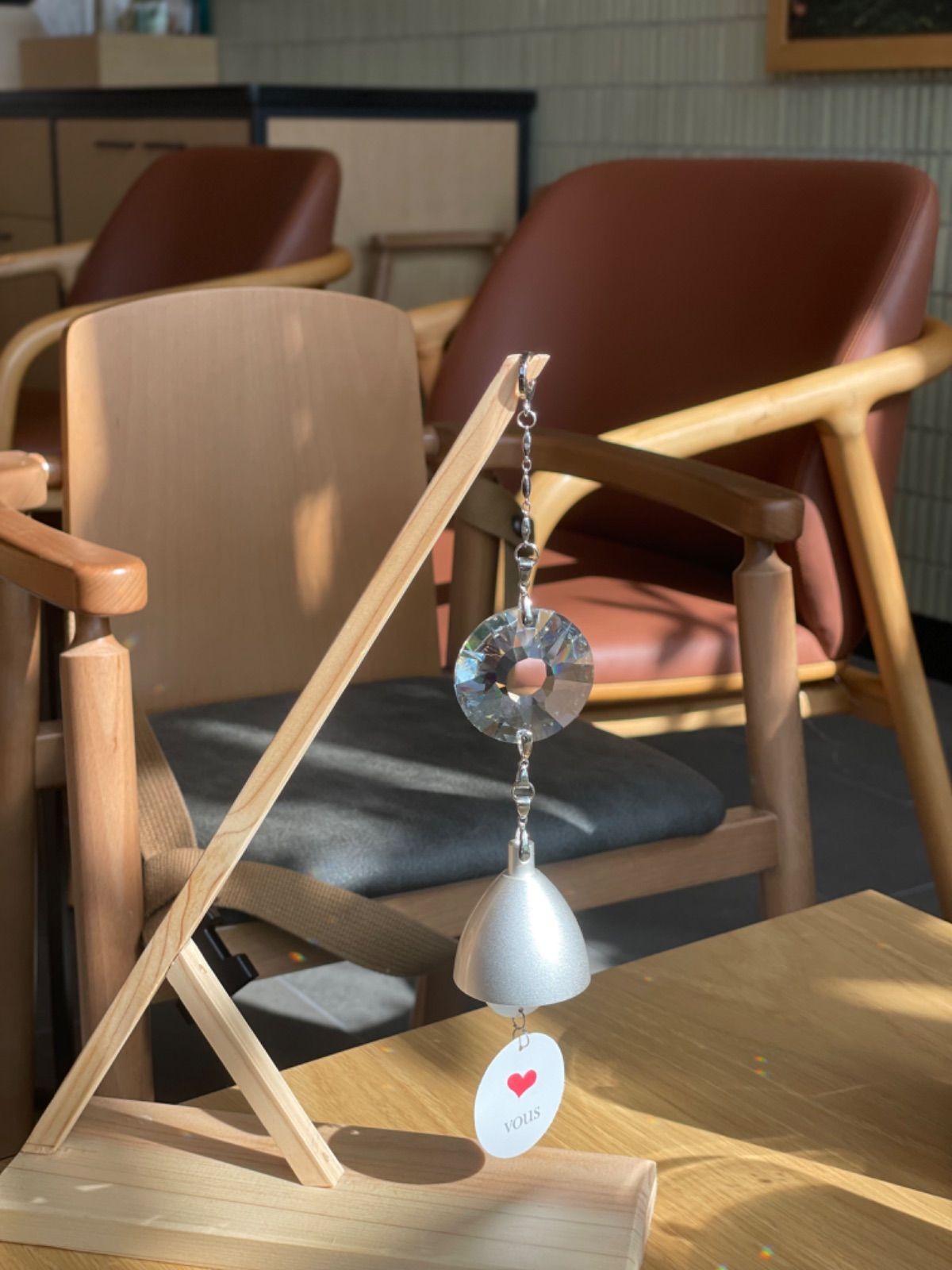虹と音で特別な空間をクリエイト 能作風鈴サンキャッチャー