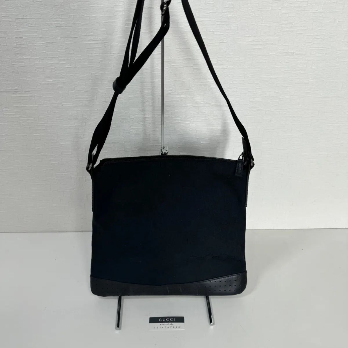 GUCCI グッチ ショルダーバック クロスボディ GG柄キャンバス