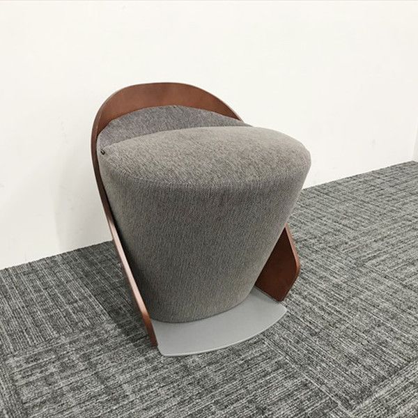 オカムラ グレー