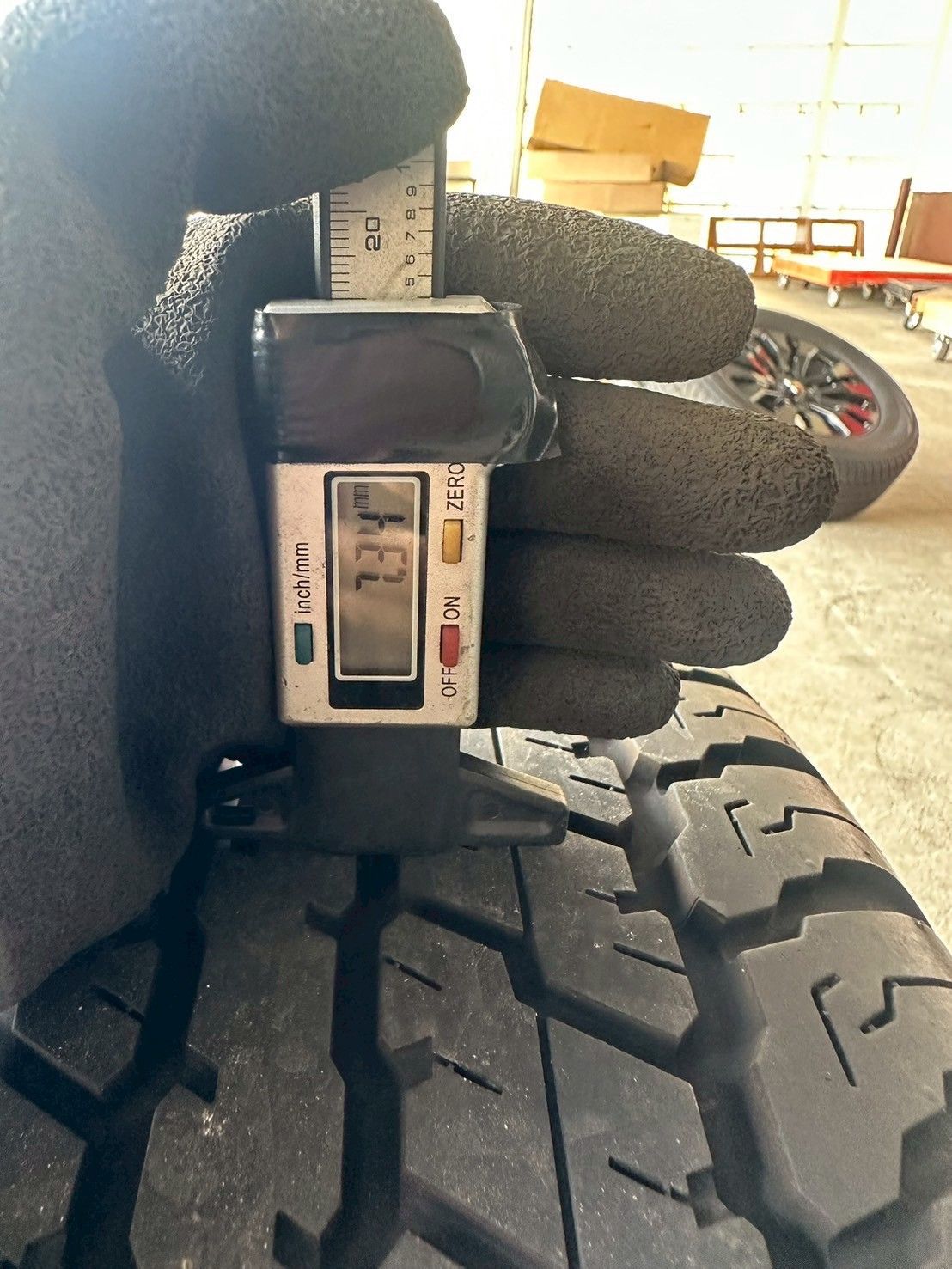 純正ホイールとタイヤ4本セット 18×7.5J