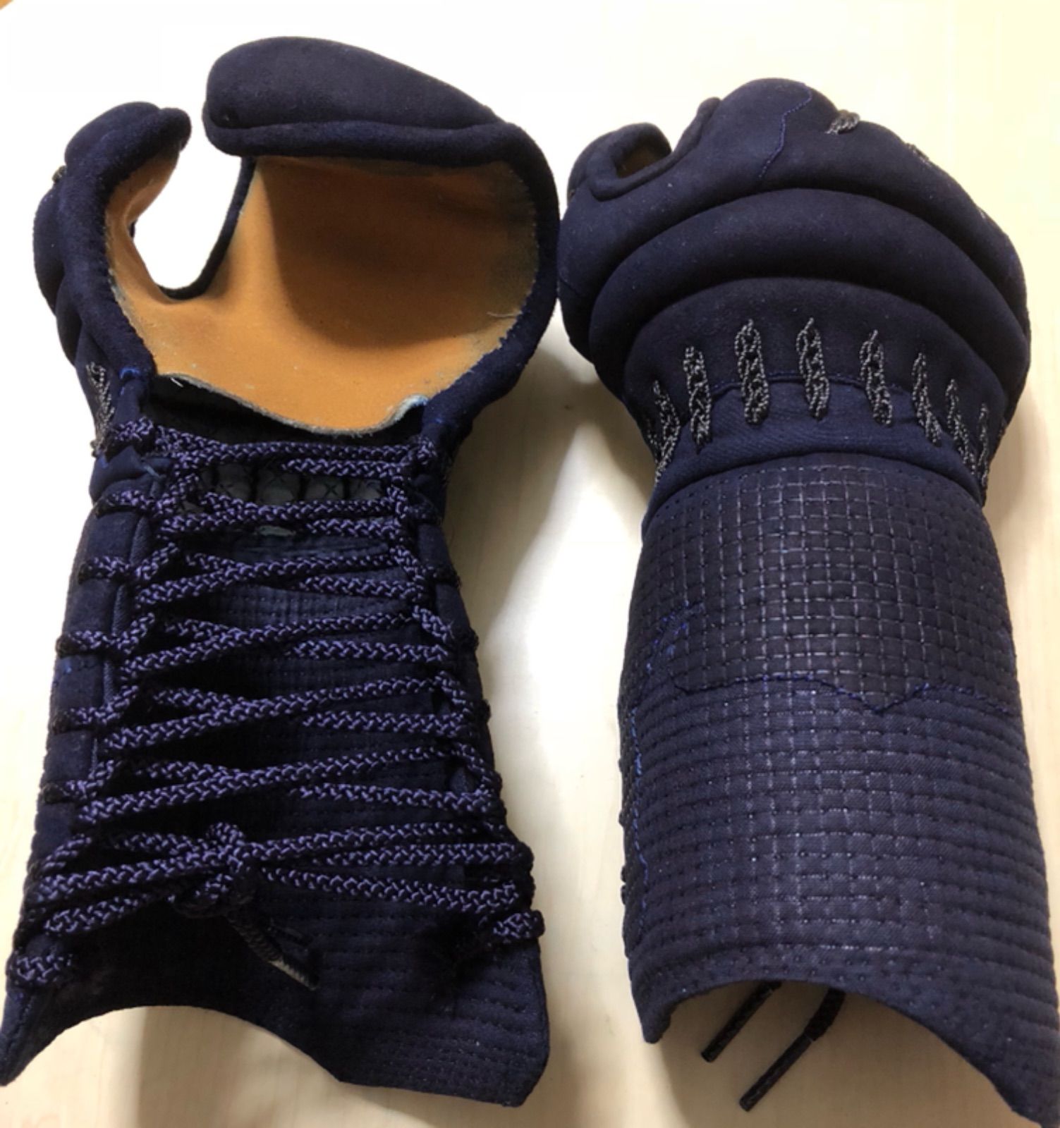 紺革 甲手