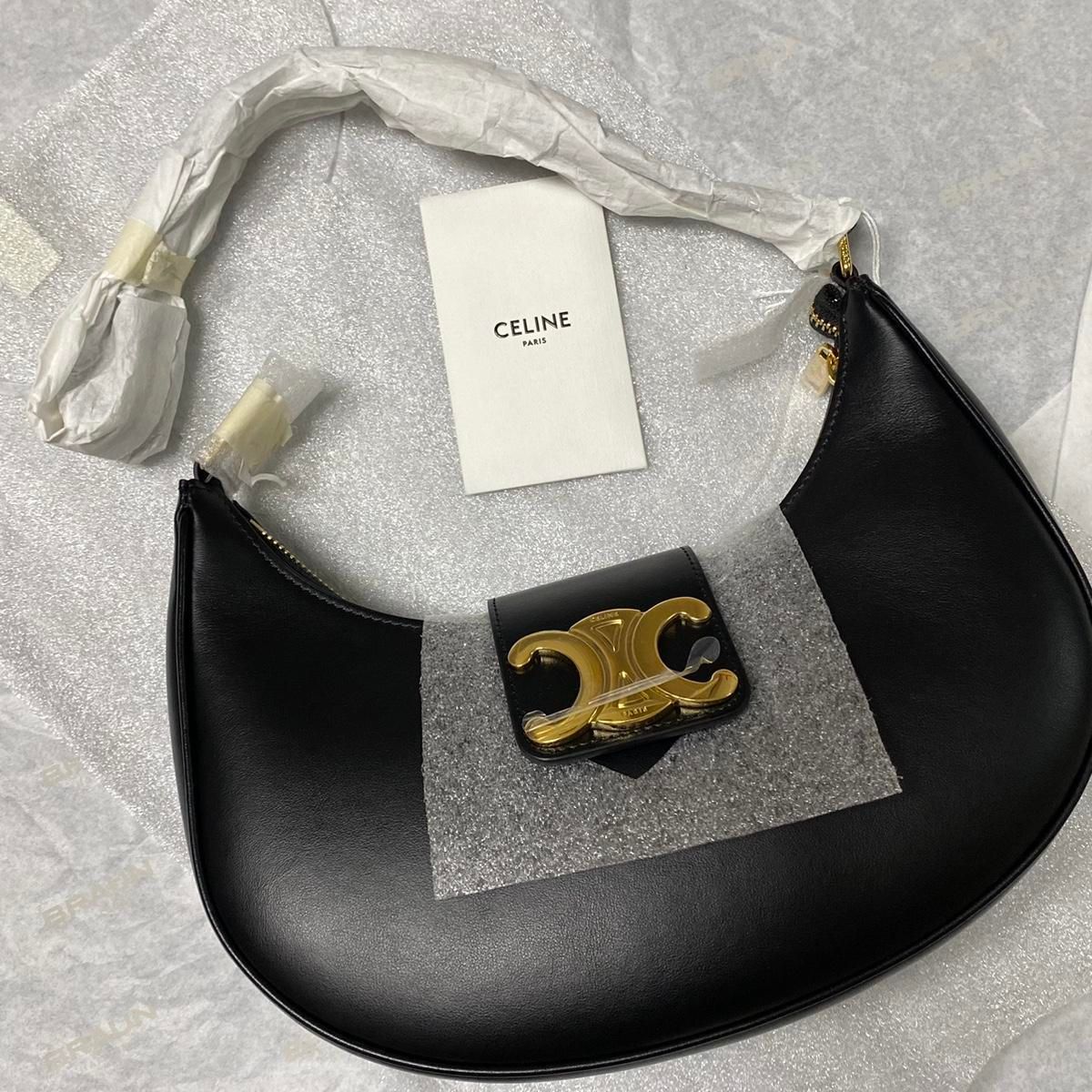 Bunjang商品韓国直送】Celine(セリーヌ) スムーズ カーフレザー AVA(アヴァ) トリオンフ バッグ ブラック - メルカリ