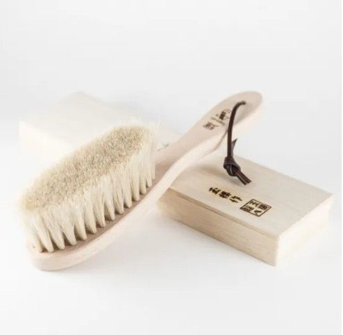 浅草アートブラシ カシミヤブラシ 輝 桐箱入り 洋服ブラシ 馬毛 白馬毛