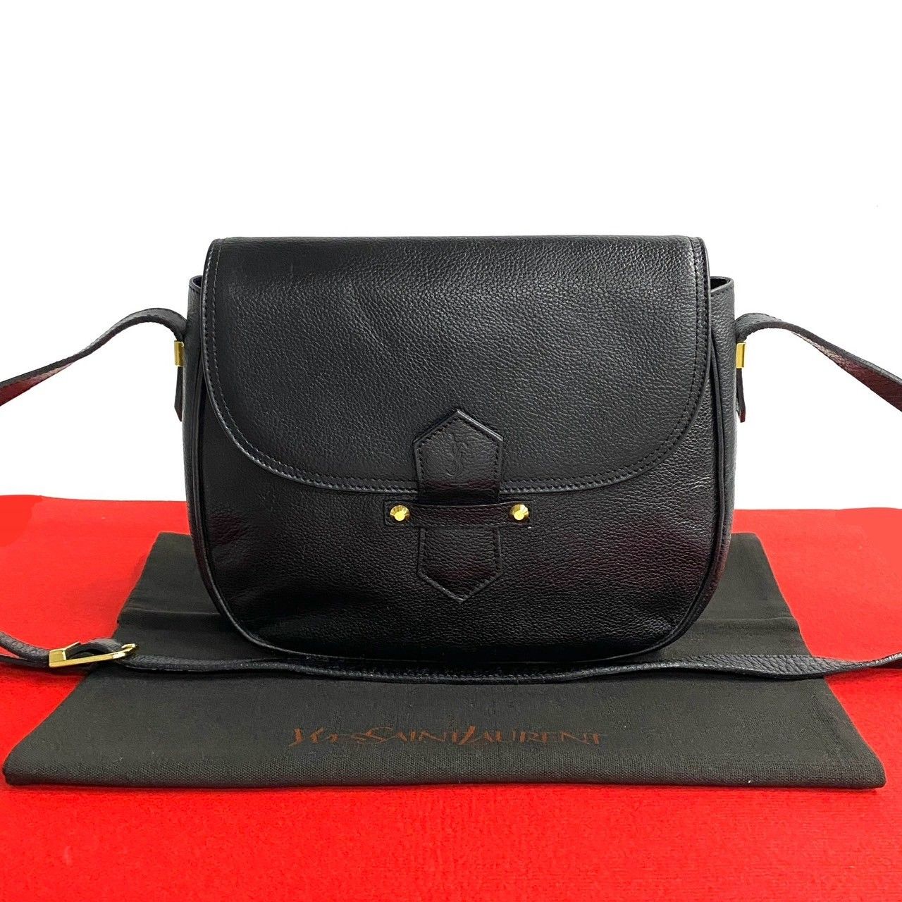イヴ・サンローラン　レザー　バッグ　サコッシュ イヴ・サンローランレザーバッグサコッシュ
