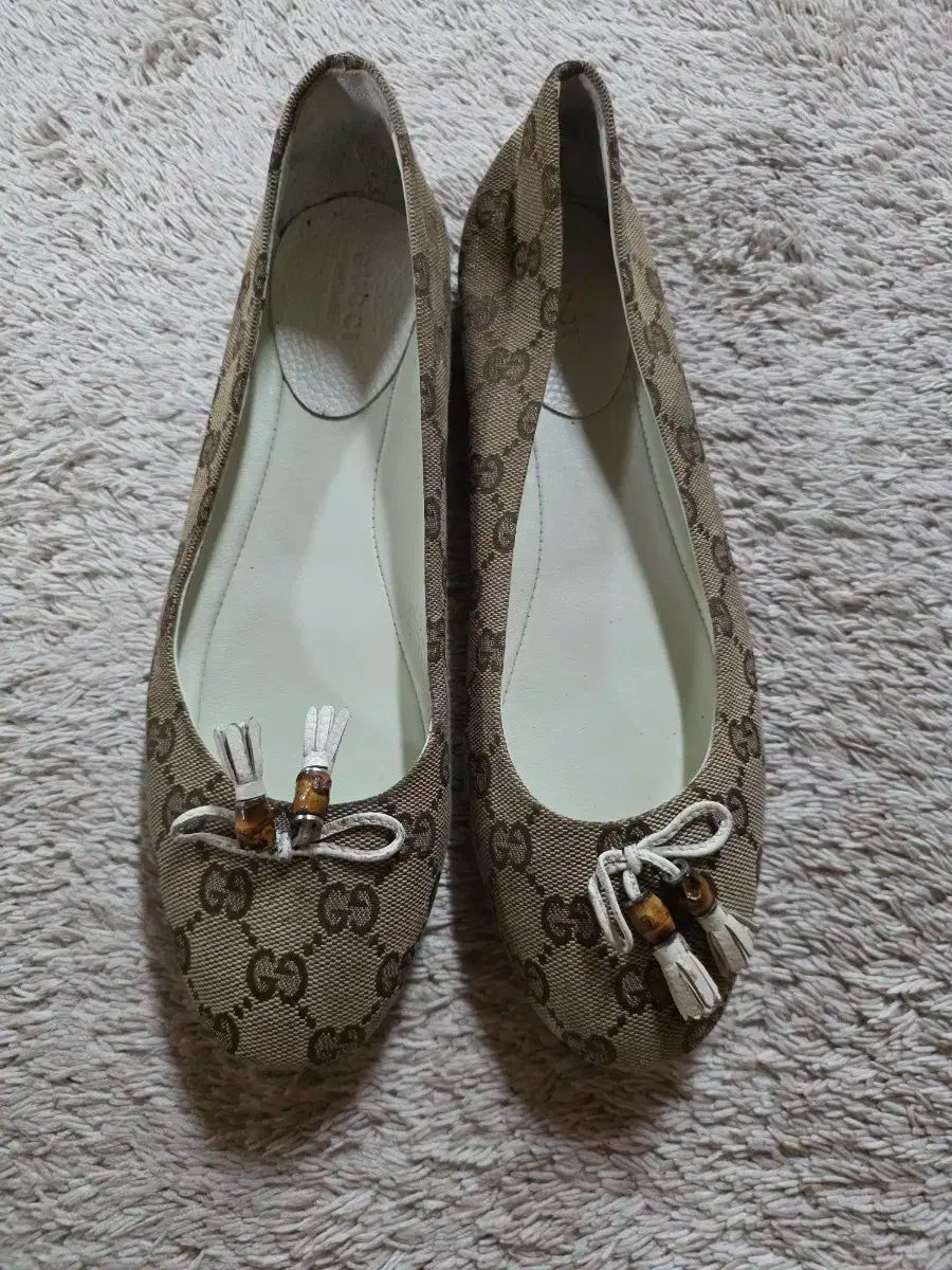 GUCCI グッチ GG ロゴ バレリーナ フラット シューズ