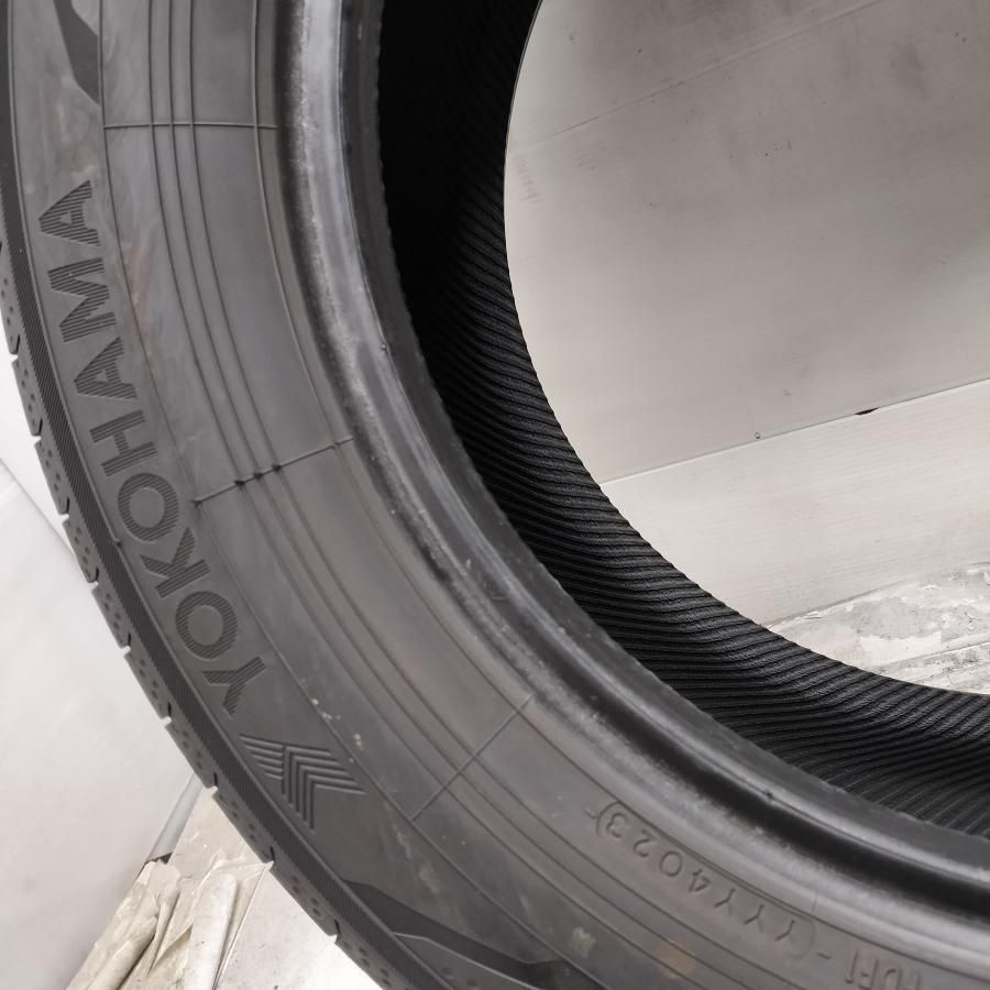215|60R16 ヨコハマタイヤ