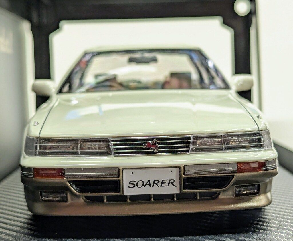 ignition model 1/18 Toyota Soarer (Z20) 3.0GT-LIMITED White