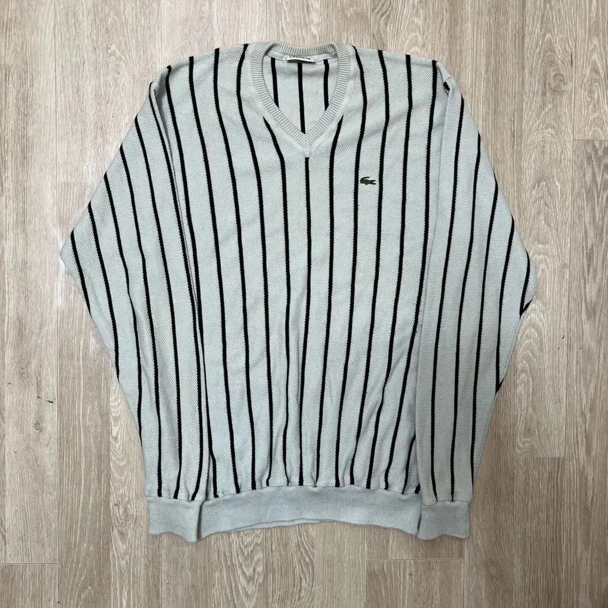 【雷市場（ポンジャン）商品韓国直送】 LACOSTE(ラコステ) Vネック ストライプ ニット セーター 5 サイズ