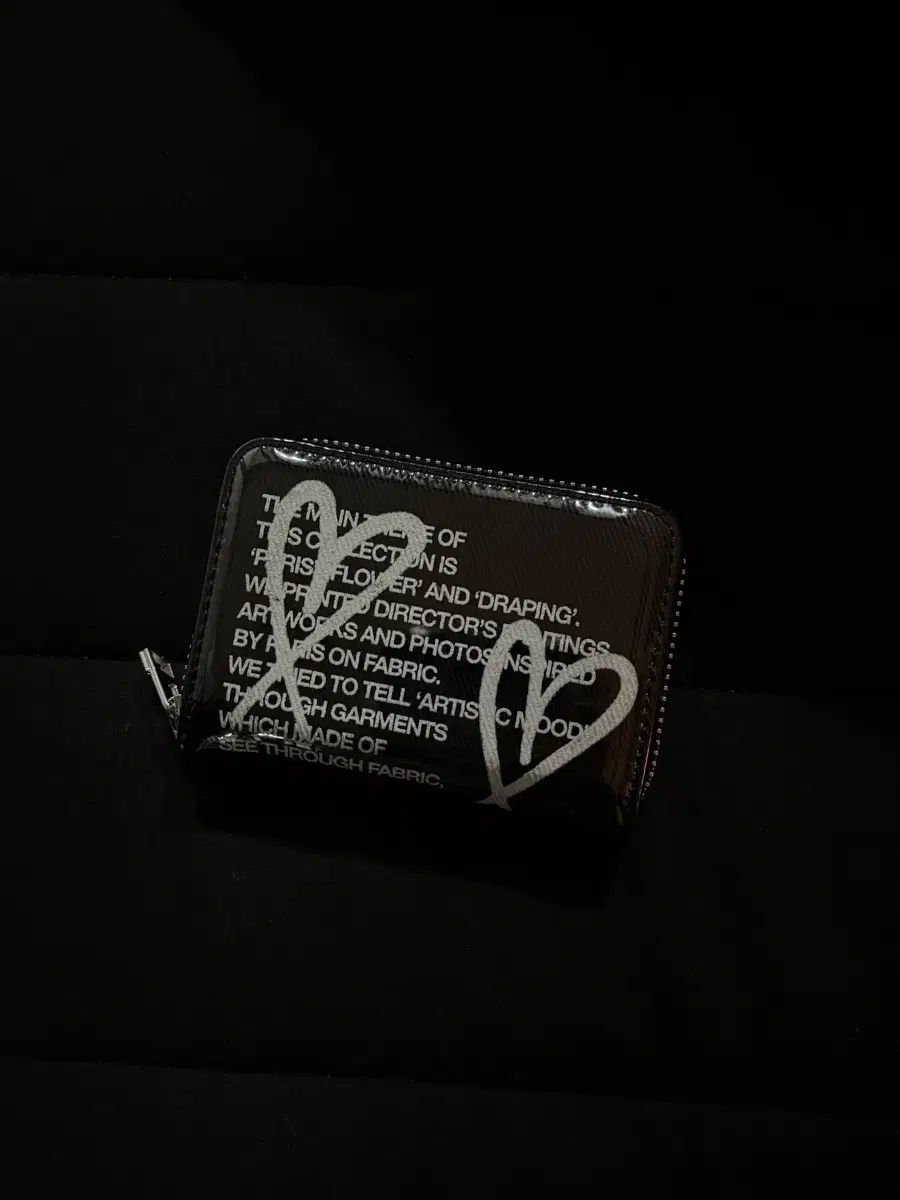 THE MUSEUM VISITOR(ザミュージアムビジター) PVC HEART PRINTED