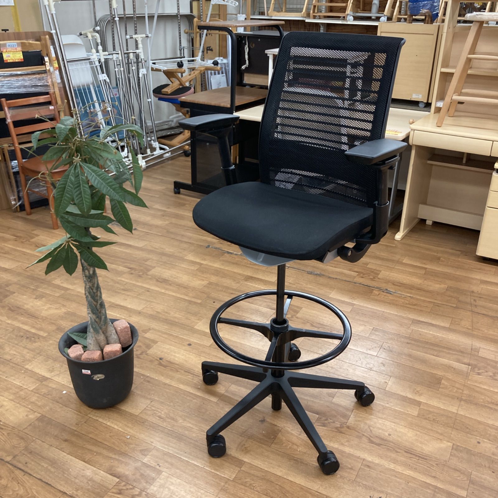 名古屋市近郊送料設置無料 S766 スティールケース steelcase p465 work 2 オフィスチェア 高さ111-135cm