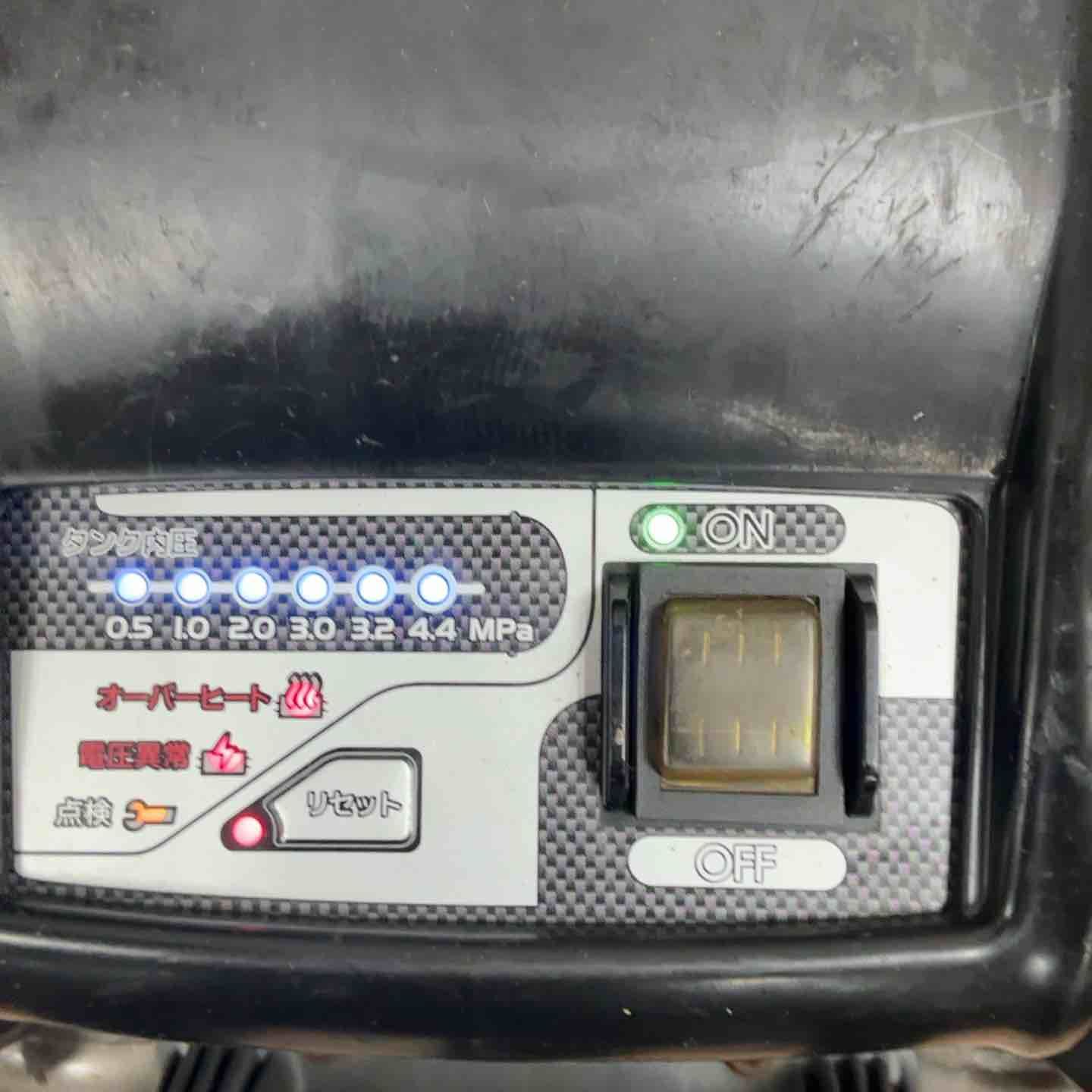 エアコンプレッサー