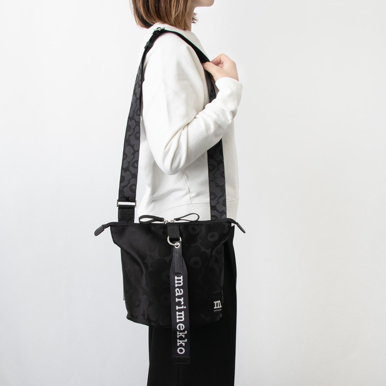 新品未使用 MARIMEKKO CARRY ALL SOLID マリメッコ ショルダーバッグ 