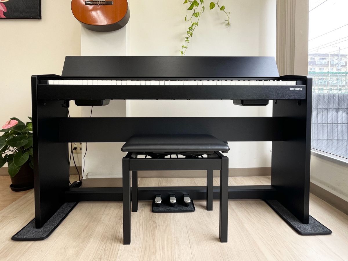 メンテナンス＆クリーニング済み ローランド F-140R-CB ブラック 2018年製 電子ピアノ 88鍵盤 スリムタイプ Roland Home Piano 千葉 東京 神奈川 埼玉 愛知 電子ピアノ専門店の配送設置込