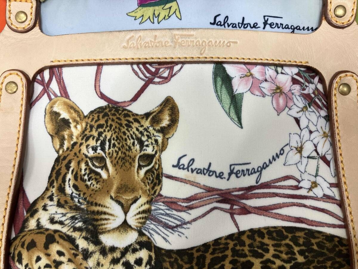 ショルダーバッグ