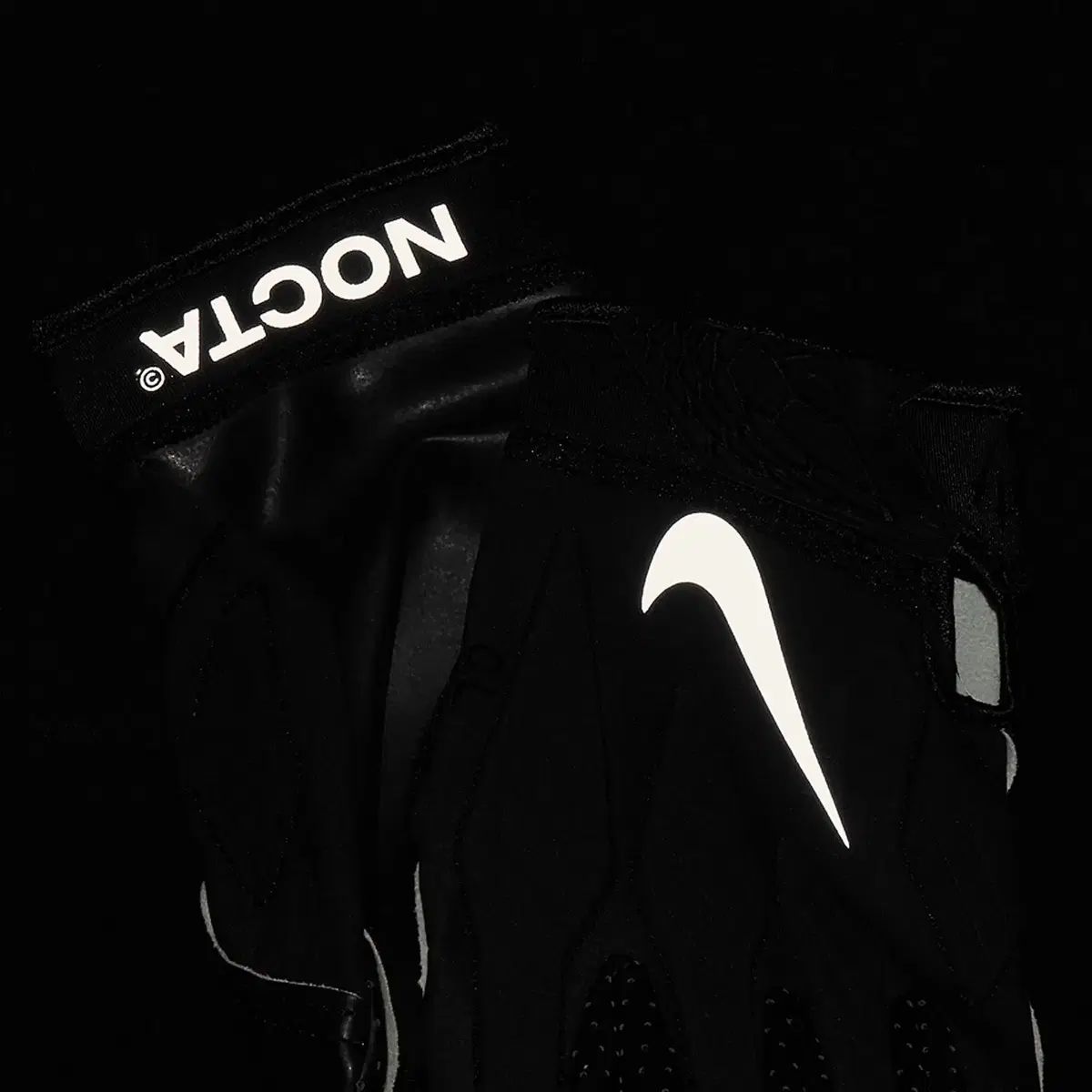 NIKE ナイキ X ドレイク NOCTA ノクタ 怪盗グルーの月泥棒 5 0 フットボール グローブ ブラック