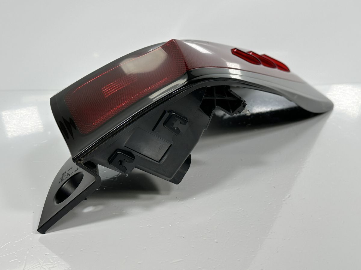 破損キズなし 低走行 アクア MXPK10 MXPK11 MXPK15 MXPK16 純正 右テールランプ テールライト RH LED 81551-52F30 52-337 P 管理31877 FFCRYSTALESIA_COM