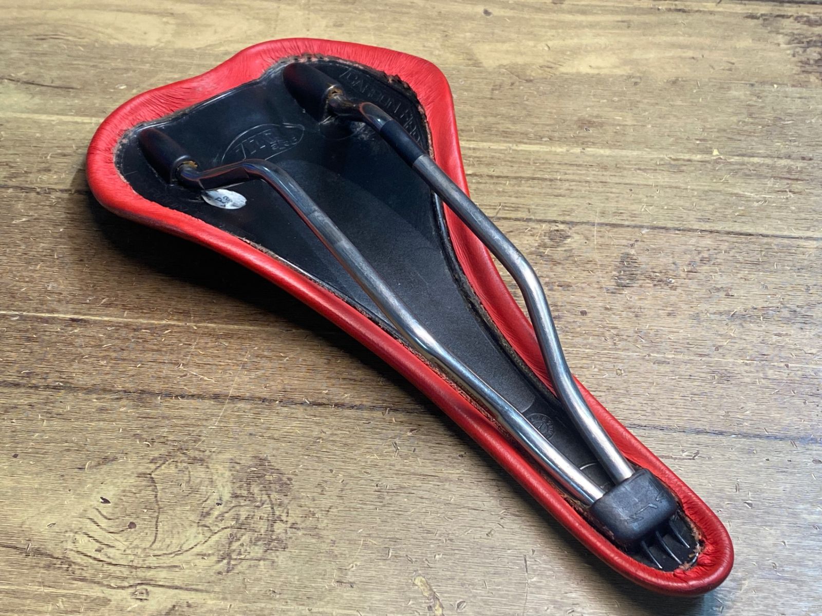 JM888 セライタリア SELLE ITALIA SLR サドル 赤 Titanium tube