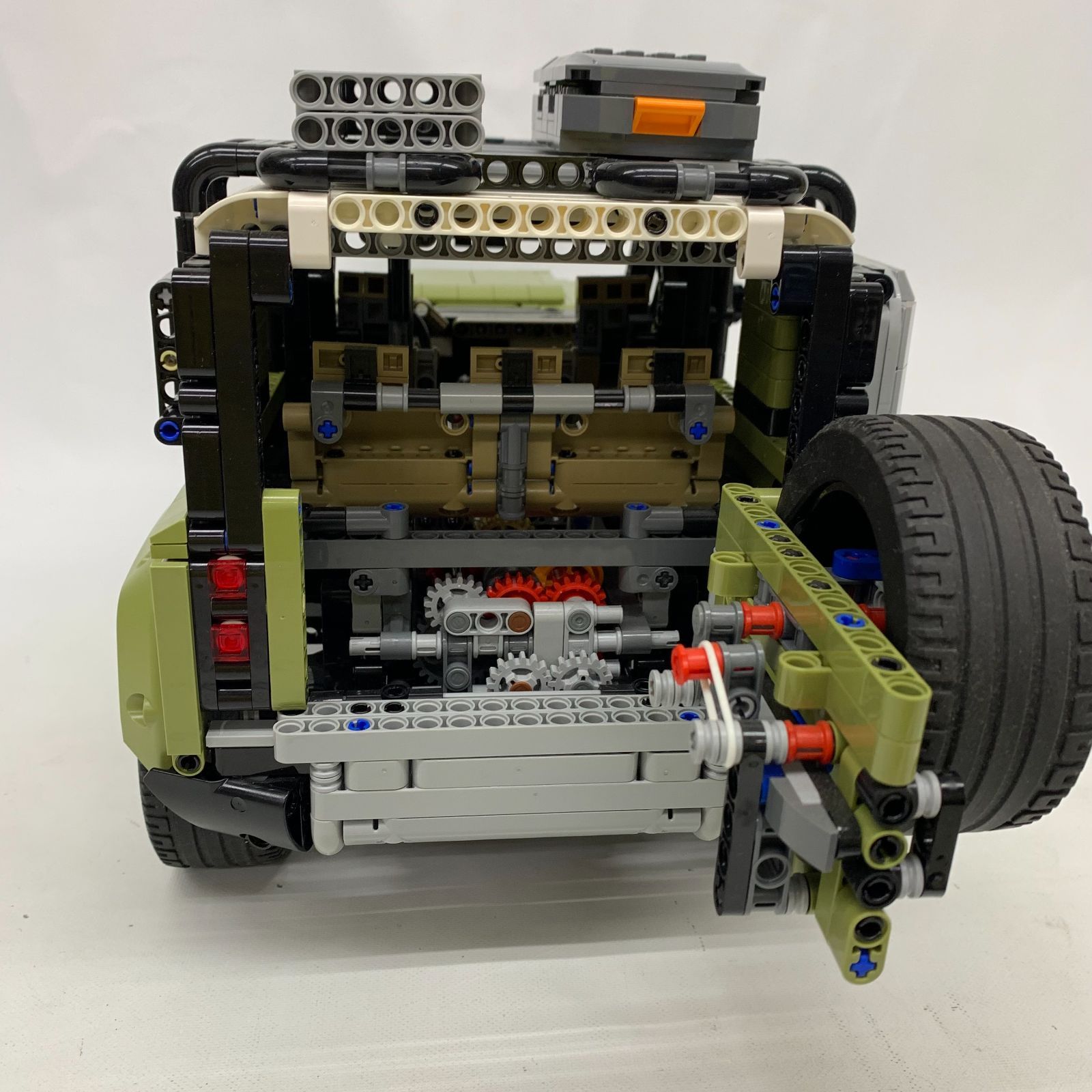 〇レゴ テクニック ランドローバー・ディフェンダー 42110 廃盤 セール中