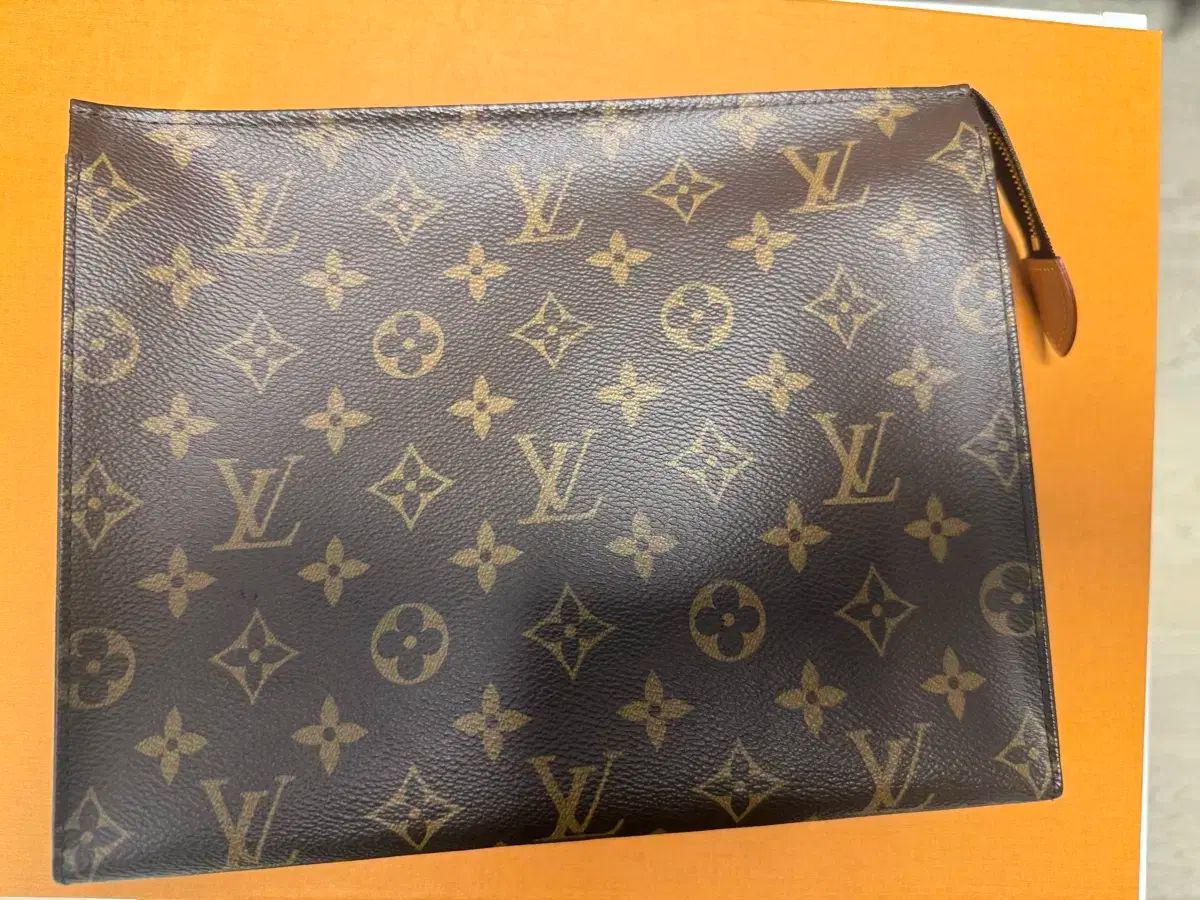 楽天市場】LOUIS VUITTON ルイヴィトンポシェット・トワレット26
