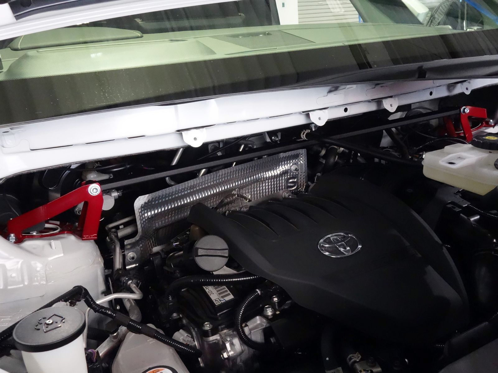 ヴェルファイア VELLFIRE TAHA40W TAHA45W BLITZ ブリッツストラットタワーバー フロント T24A-FTS 96138 FFCRYSTALESIA_COM