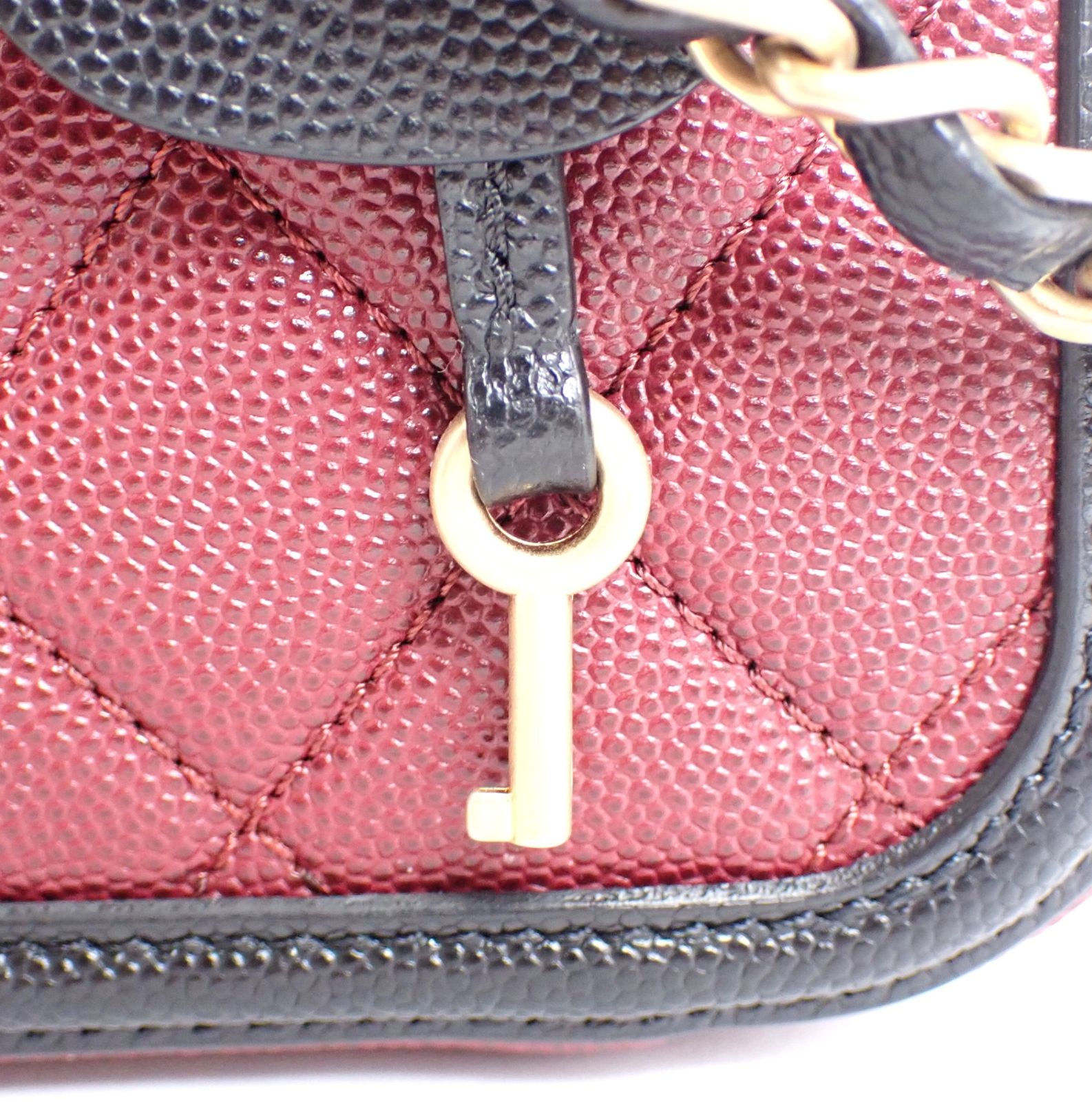 美品 ギャラ付き CHANEL(シャネル) 2WAYバッグ マトラッセ キャビアスキン CCフィリグリー ボルドー ブラック A93343 赤×黒 ゴールド金具 美品 ギャラ付き CHANEL(シャネル) 2WAYバッグ マトラッセ キャビア