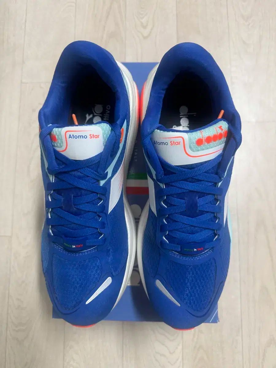 Diadora