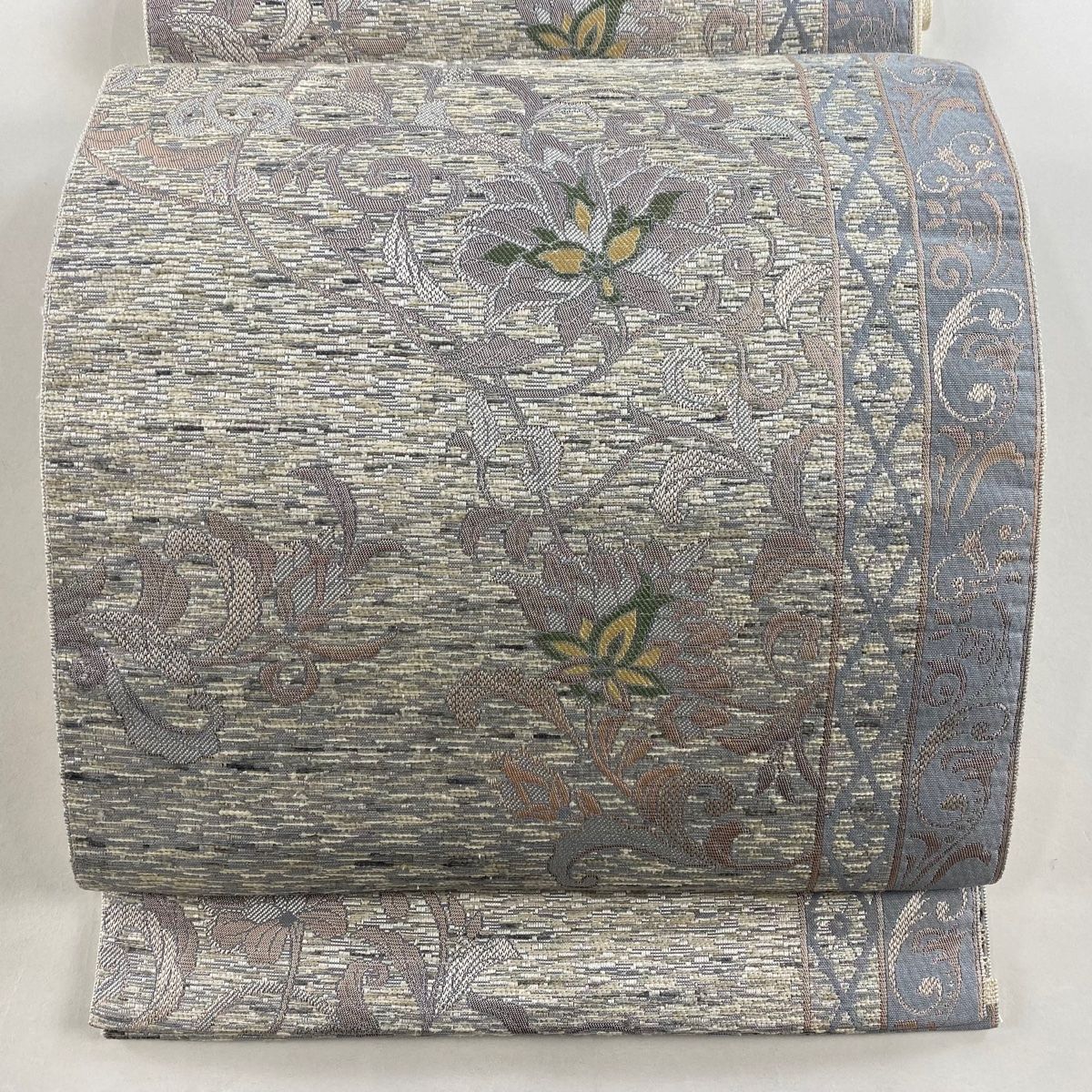 名古屋帯 秀品 八寸名古屋帯 花唐草 灰色 正絹