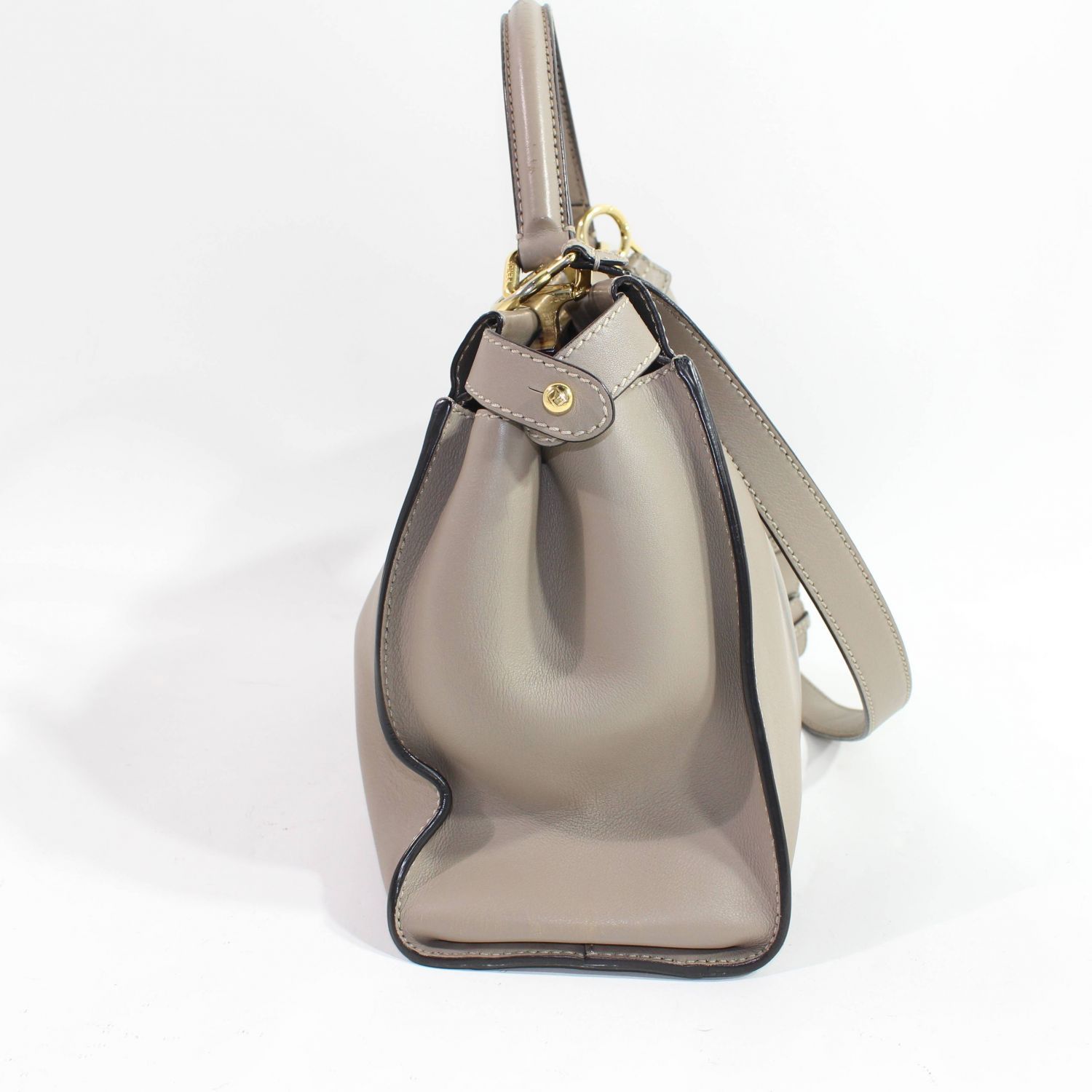 中古】 Fendi フェンディ 8BN290 ピーカブーレギュラー レザー