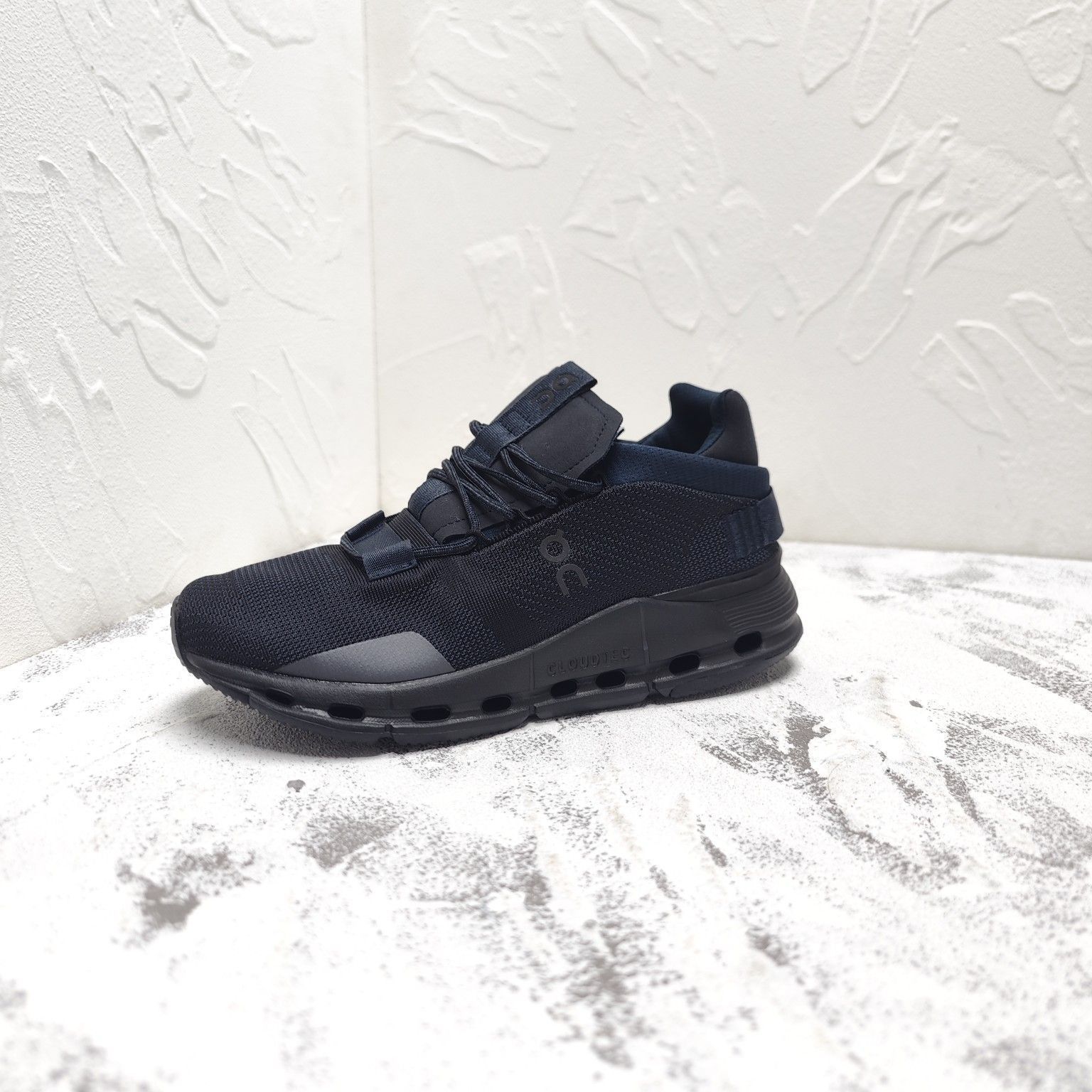 ▼未使用✨美品✨Cloud nova オン クラウドノヴァ ランニングシューズ 新品 On Cloud Nova オン クラウド ノヴァ メンズ レディース